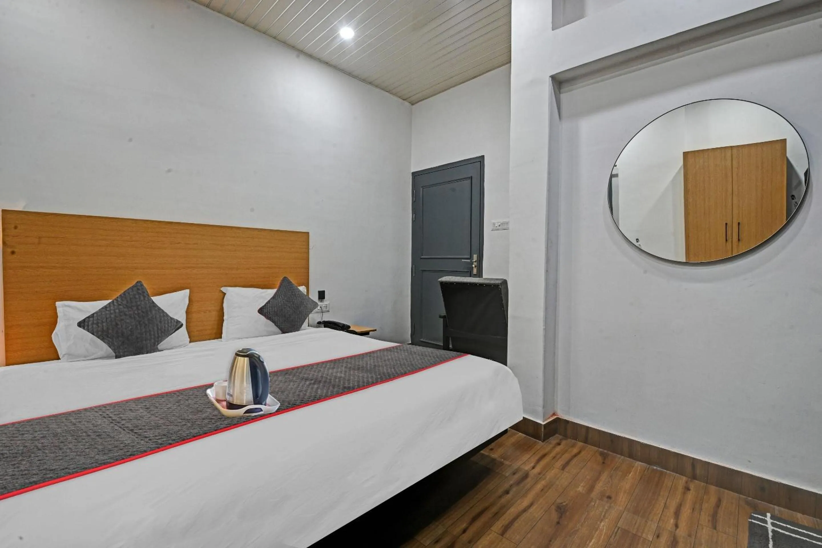Bedroom, Bed in Townhouse Super- Govind Nagar