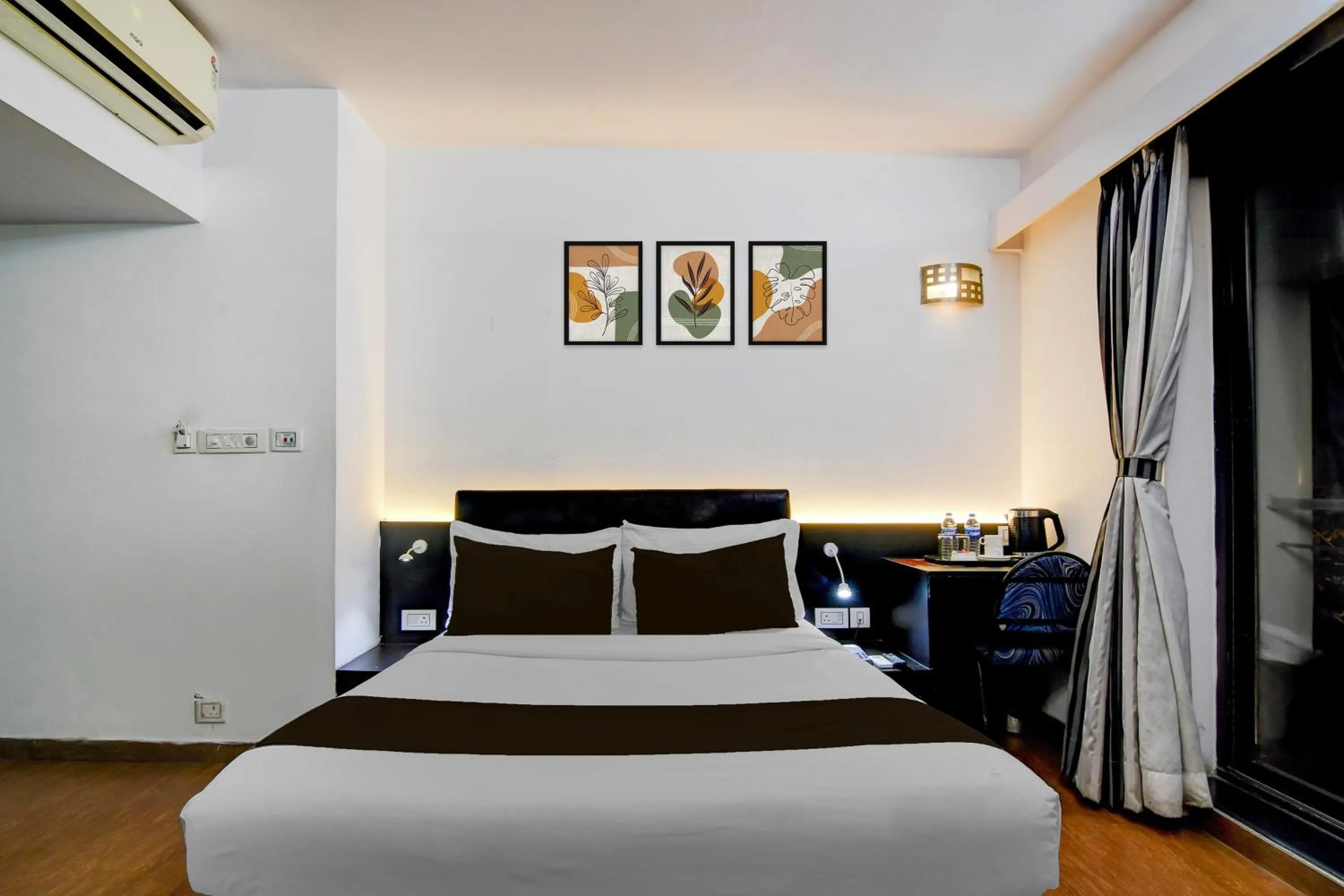 Super Townhouse Oak Ballygunge Formerly Hotel Lovelock