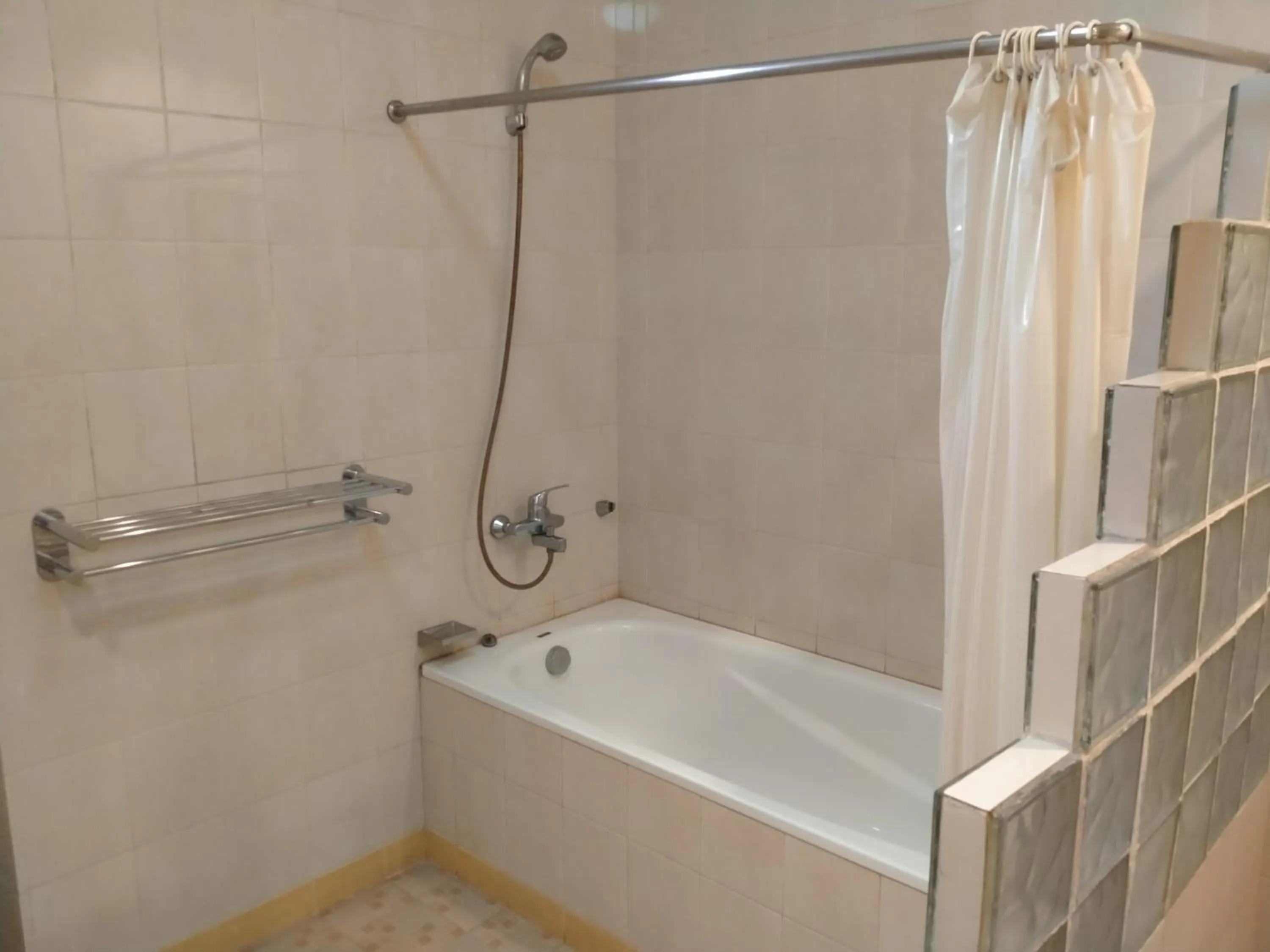 Hotel 678 Kemang Powered By Cocotel