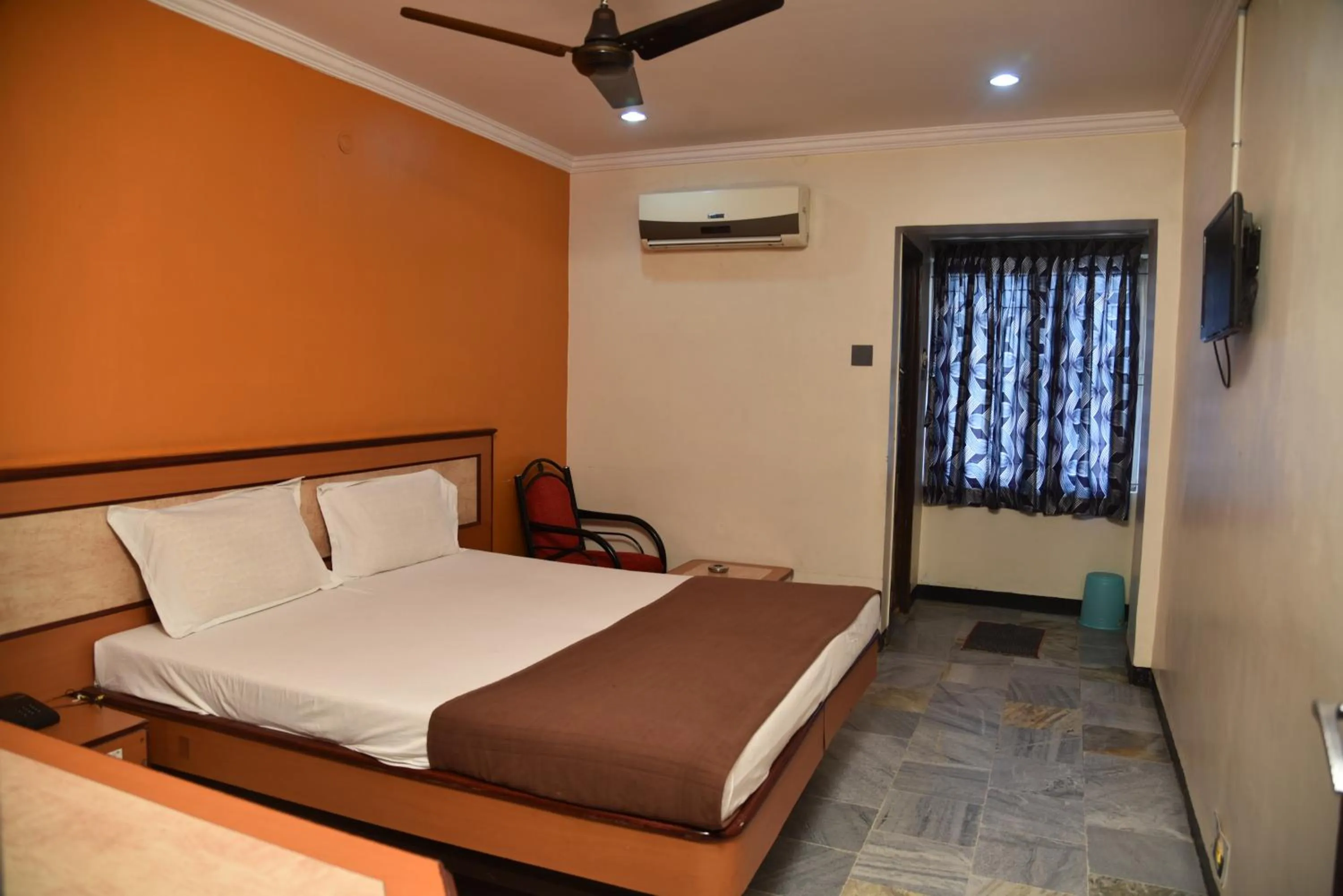 Photo of the whole room, Bed in Hotel chela