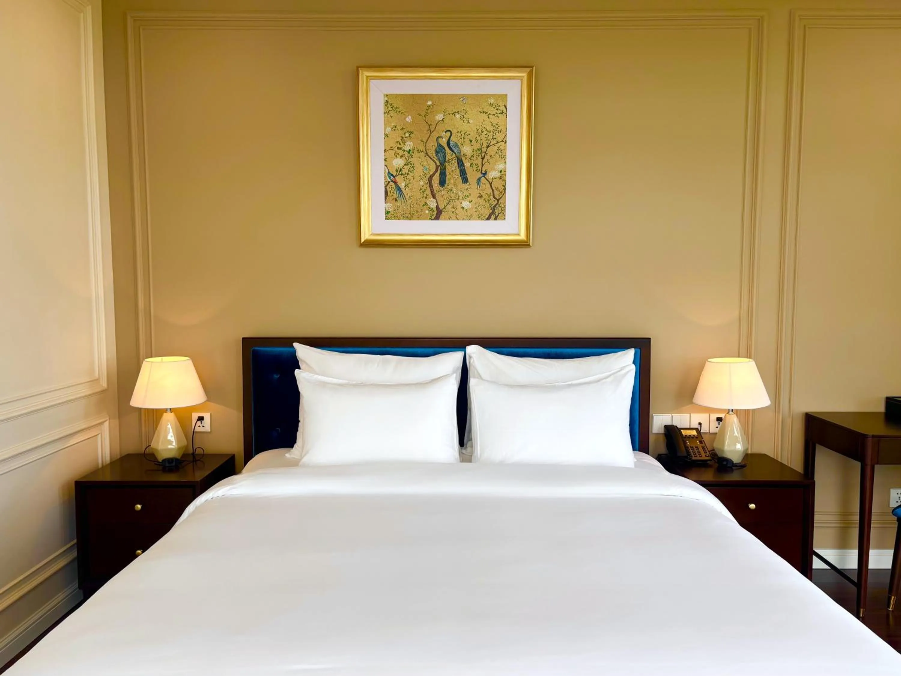 Bed in Hotel Công Tử Bạc Liêu