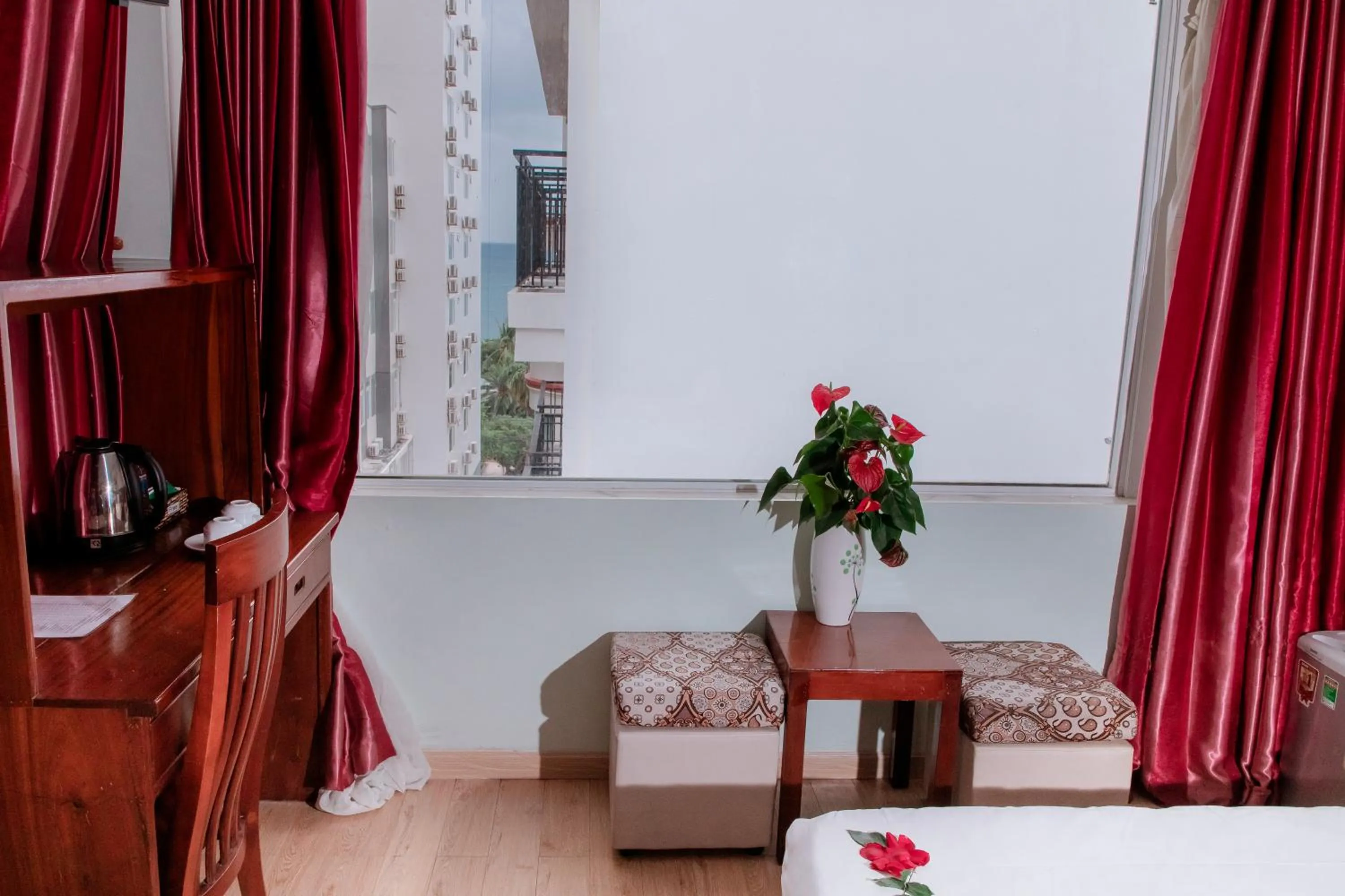 Photo of the whole room in Art Deluxe Hotel