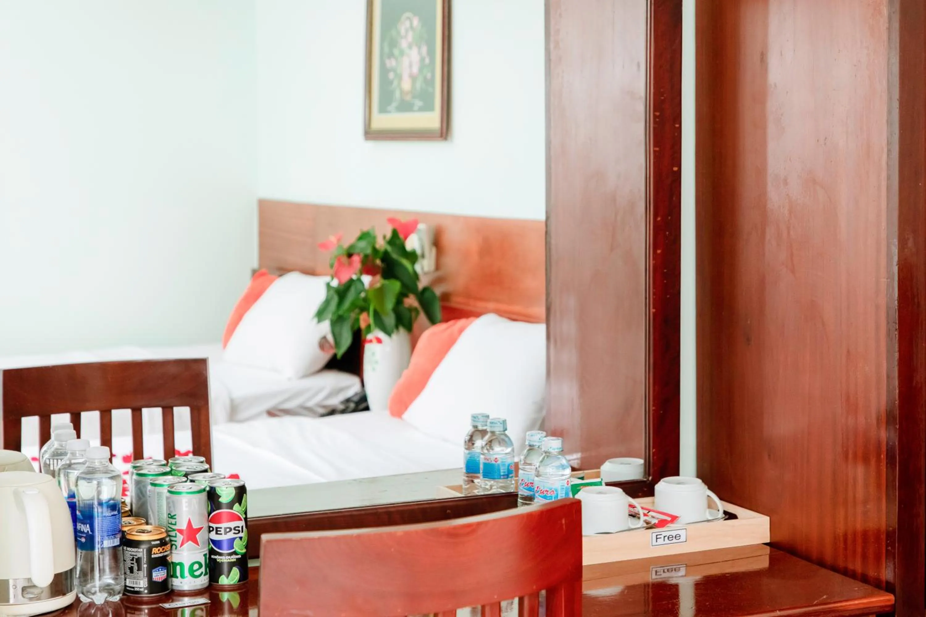 Photo of the whole room in Art Deluxe Hotel