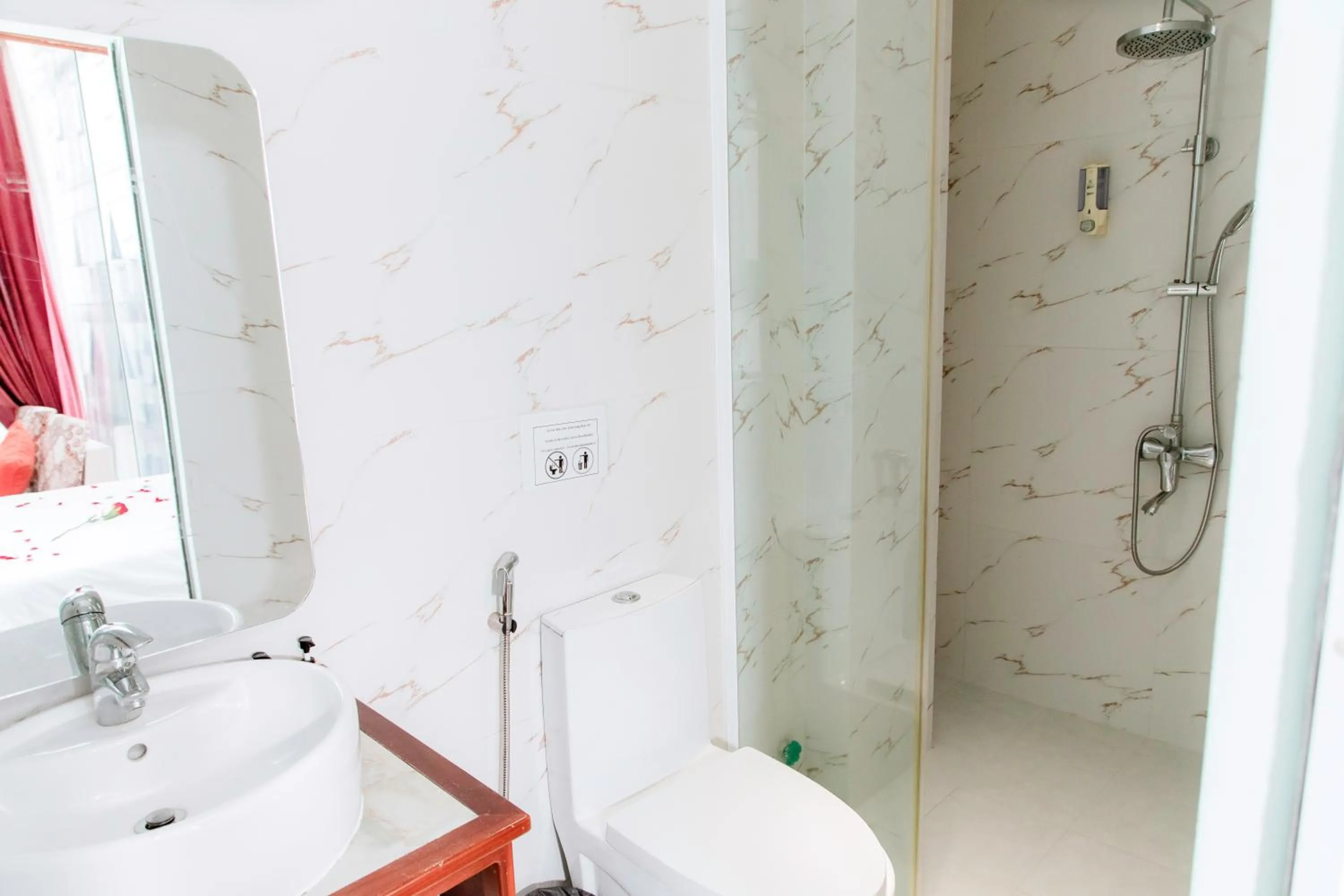 Toilet in Art Deluxe Hotel