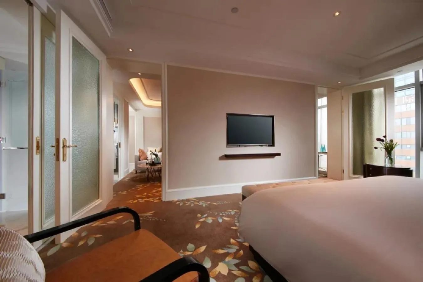 Photo of the whole room, Bed in Wen Ling International Hotel