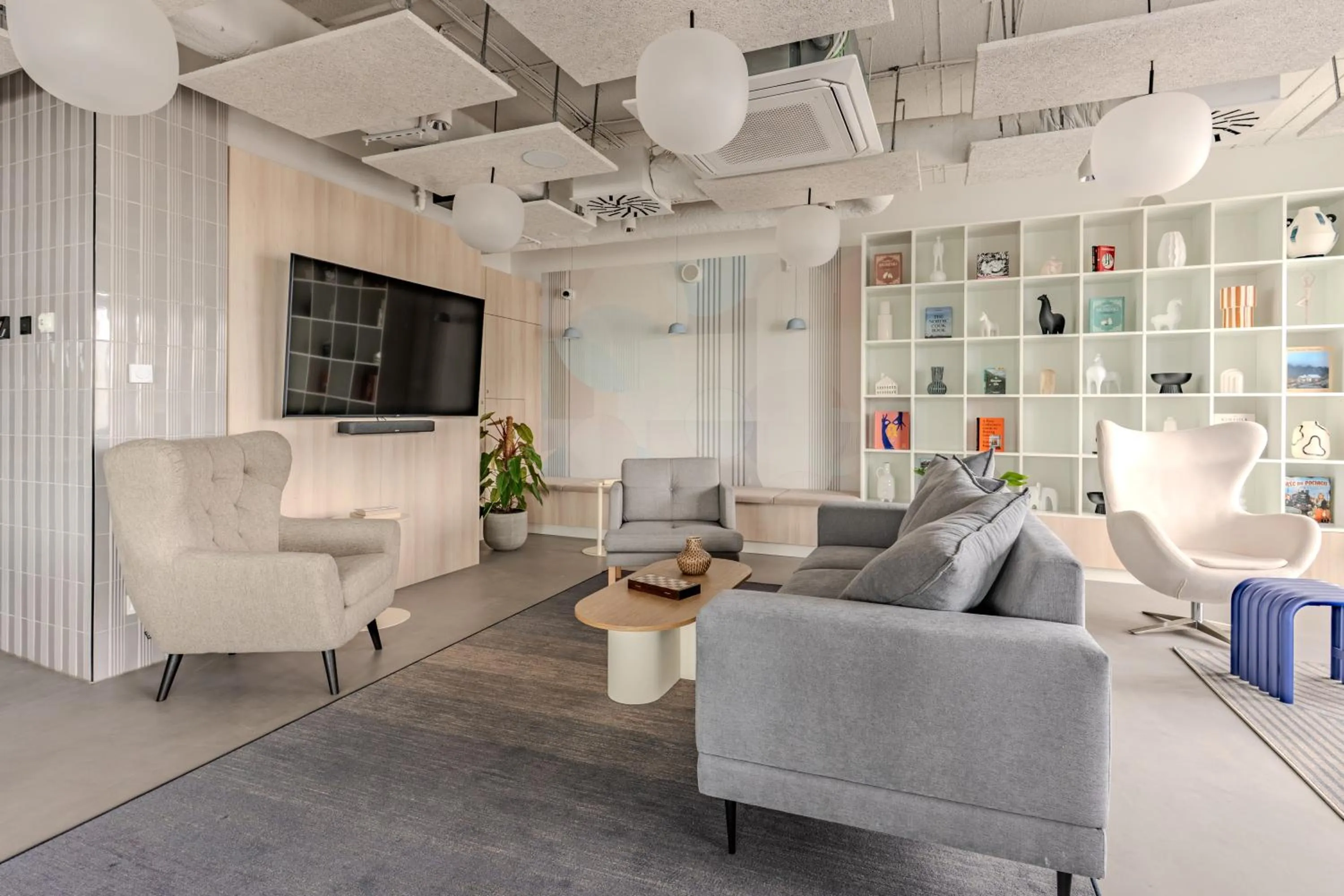 Communal lounge/ TV room in Noli Gdansk Riverside