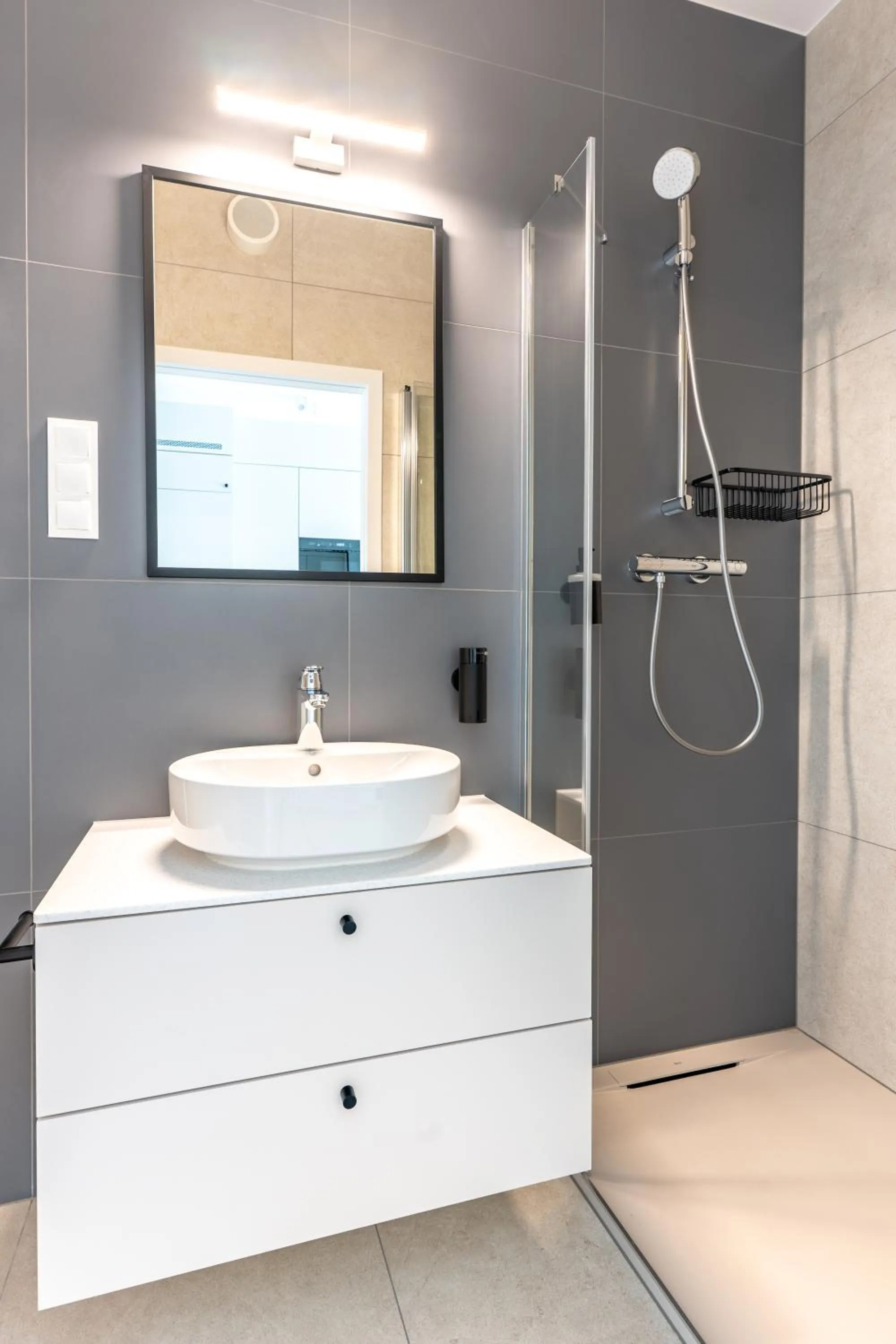 Shower in Noli Gdansk Riverside