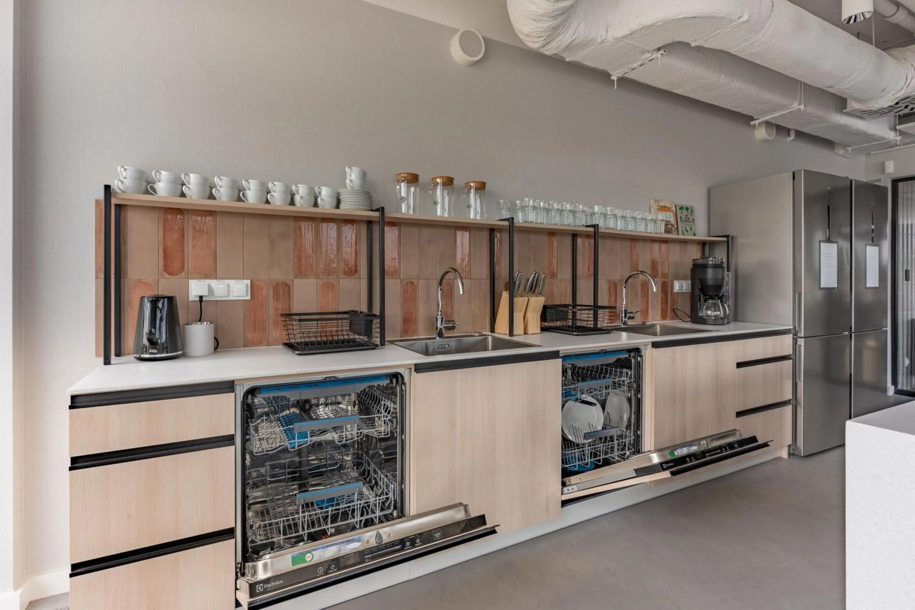 Communal kitchen in Noli Gdansk Riverside