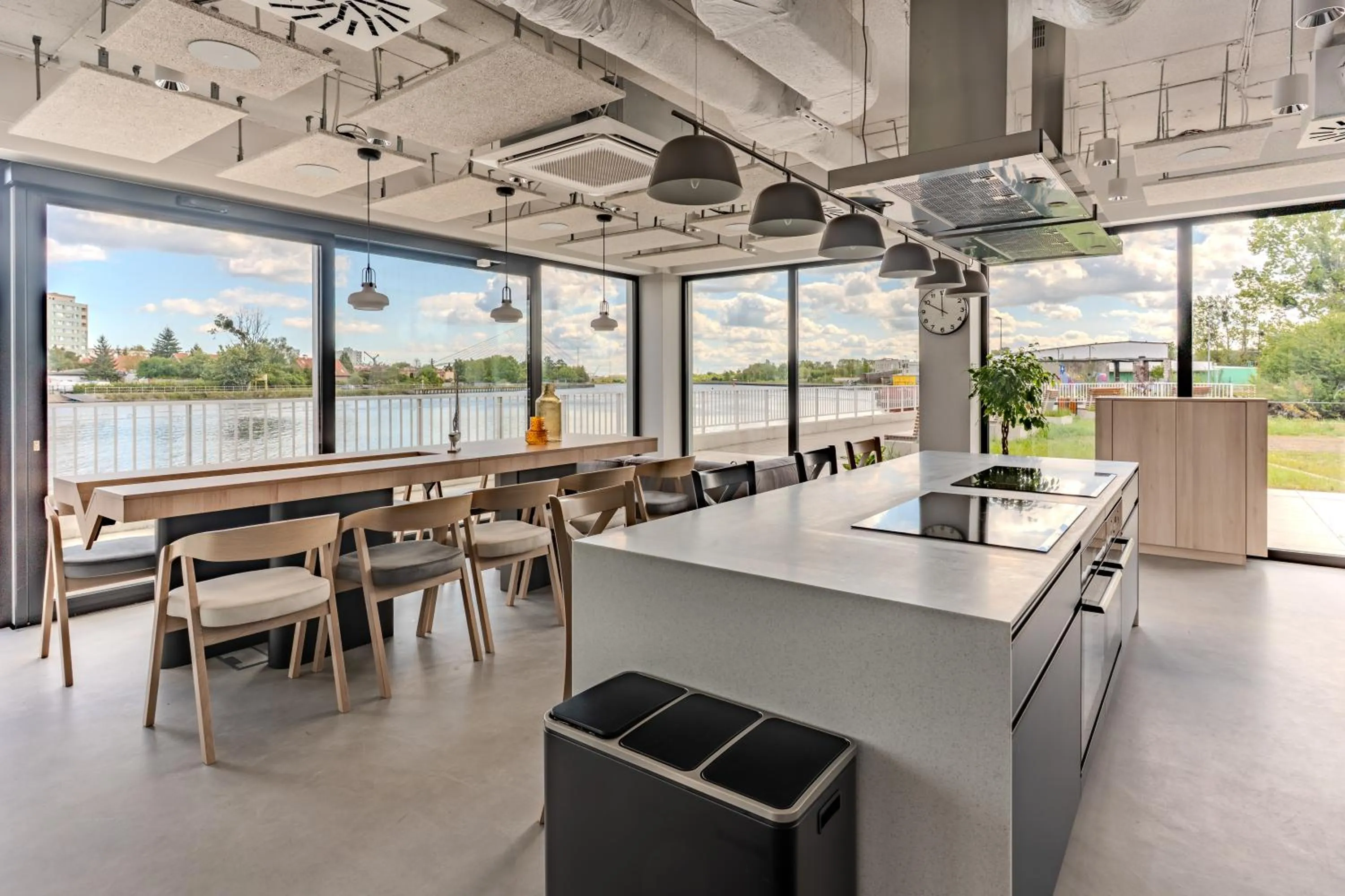 Communal kitchen in Noli Gdansk Riverside