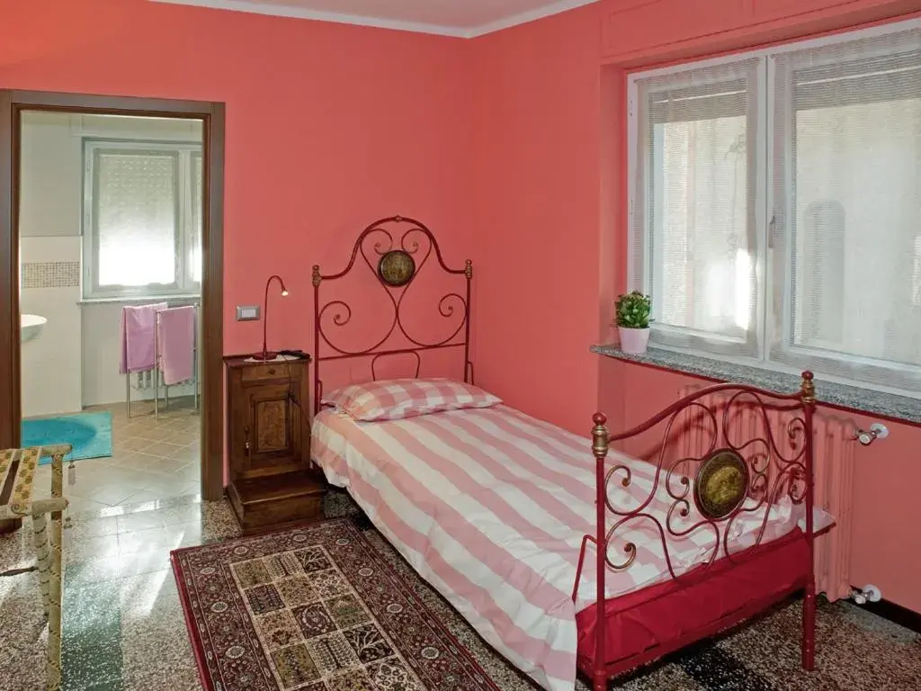 Single Room with Private Bathroom - single occupancy in Le Coccinelle B&B Single Room with Private Bathroom - single occupancy in Le Coccinelle B&B