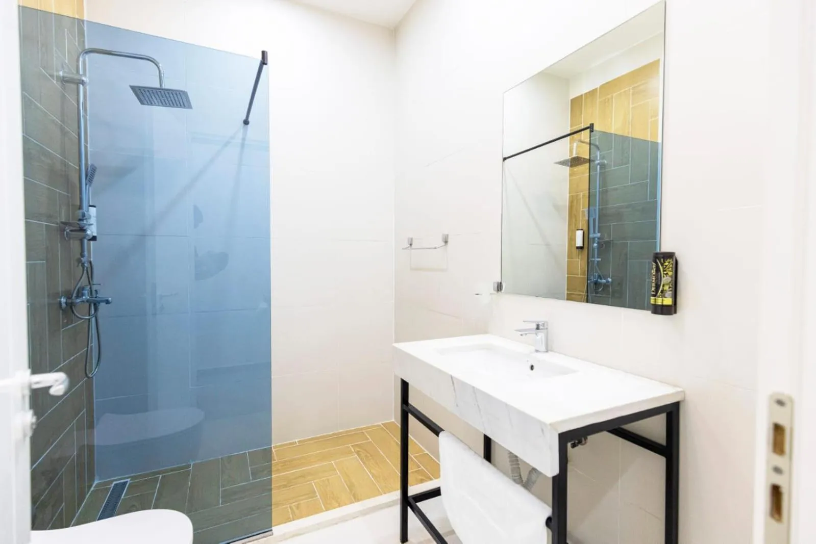 Twin Room with Balcony in Ajsel Hotel