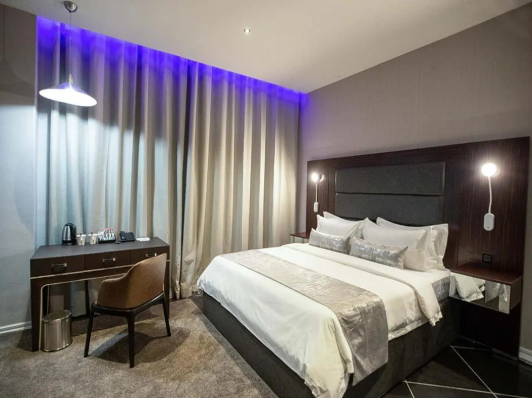 Bed in Tripod By Pedestal Hotel