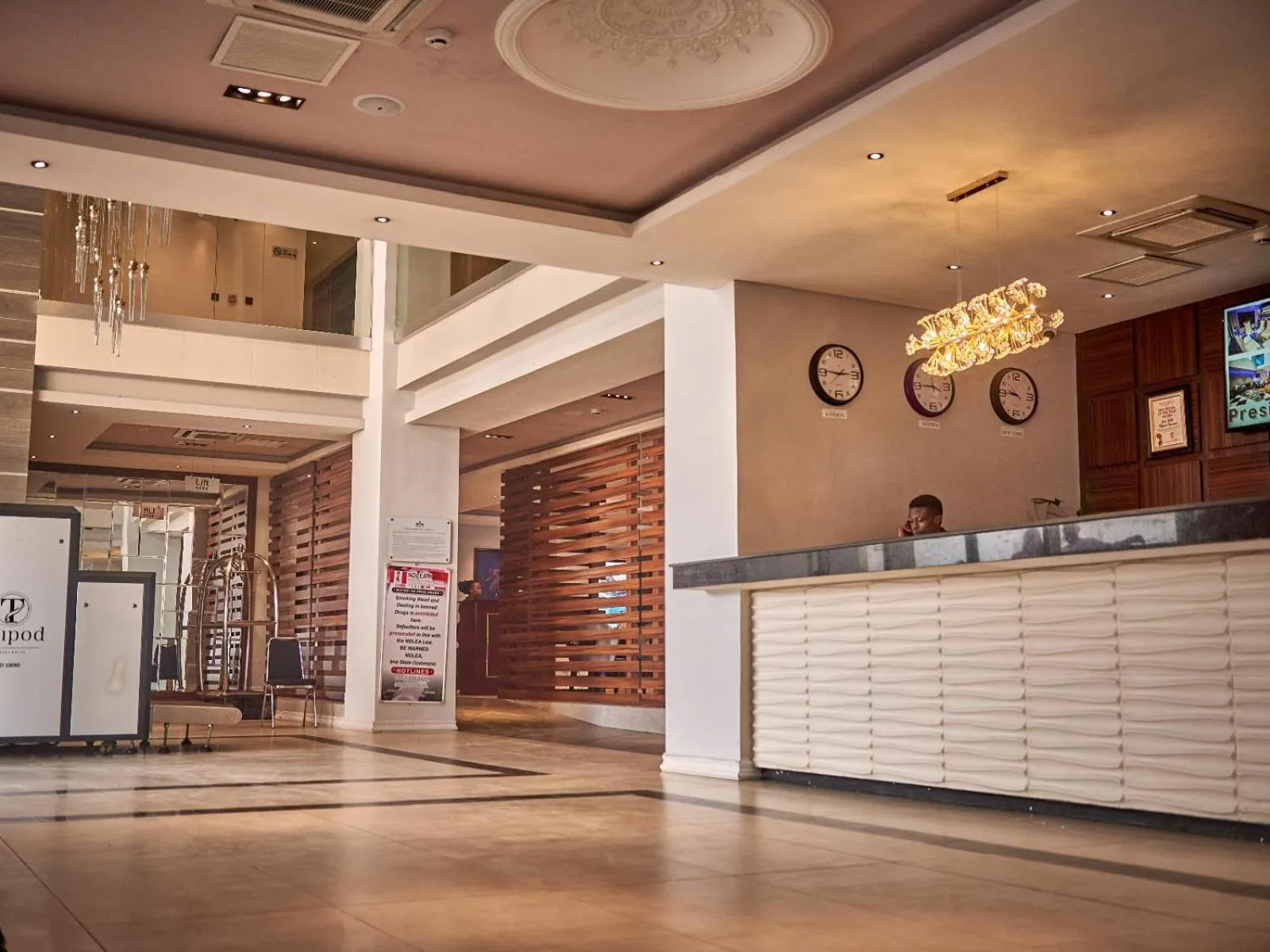 Facade/entrance in Tripod By Pedestal Hotel