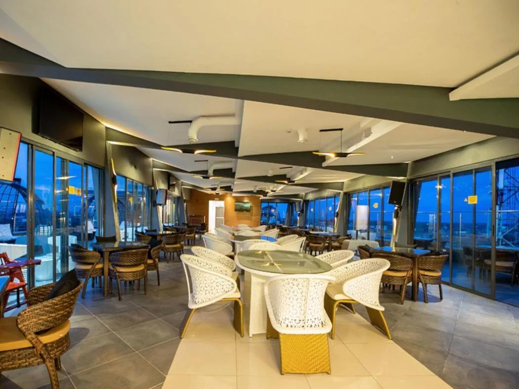 Dining area in Tripod By Pedestal Hotel