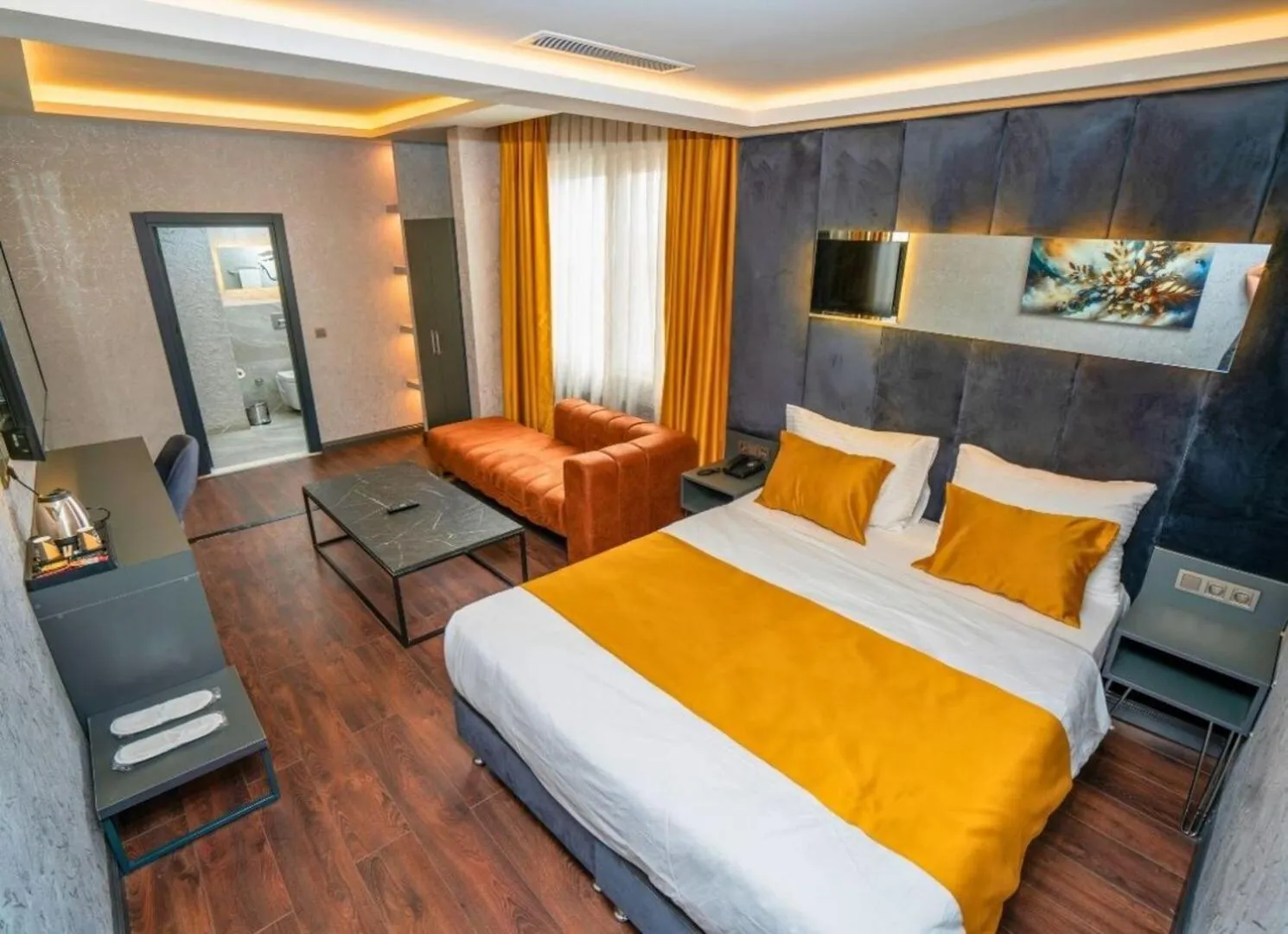 Bed in 216 Silver Suite