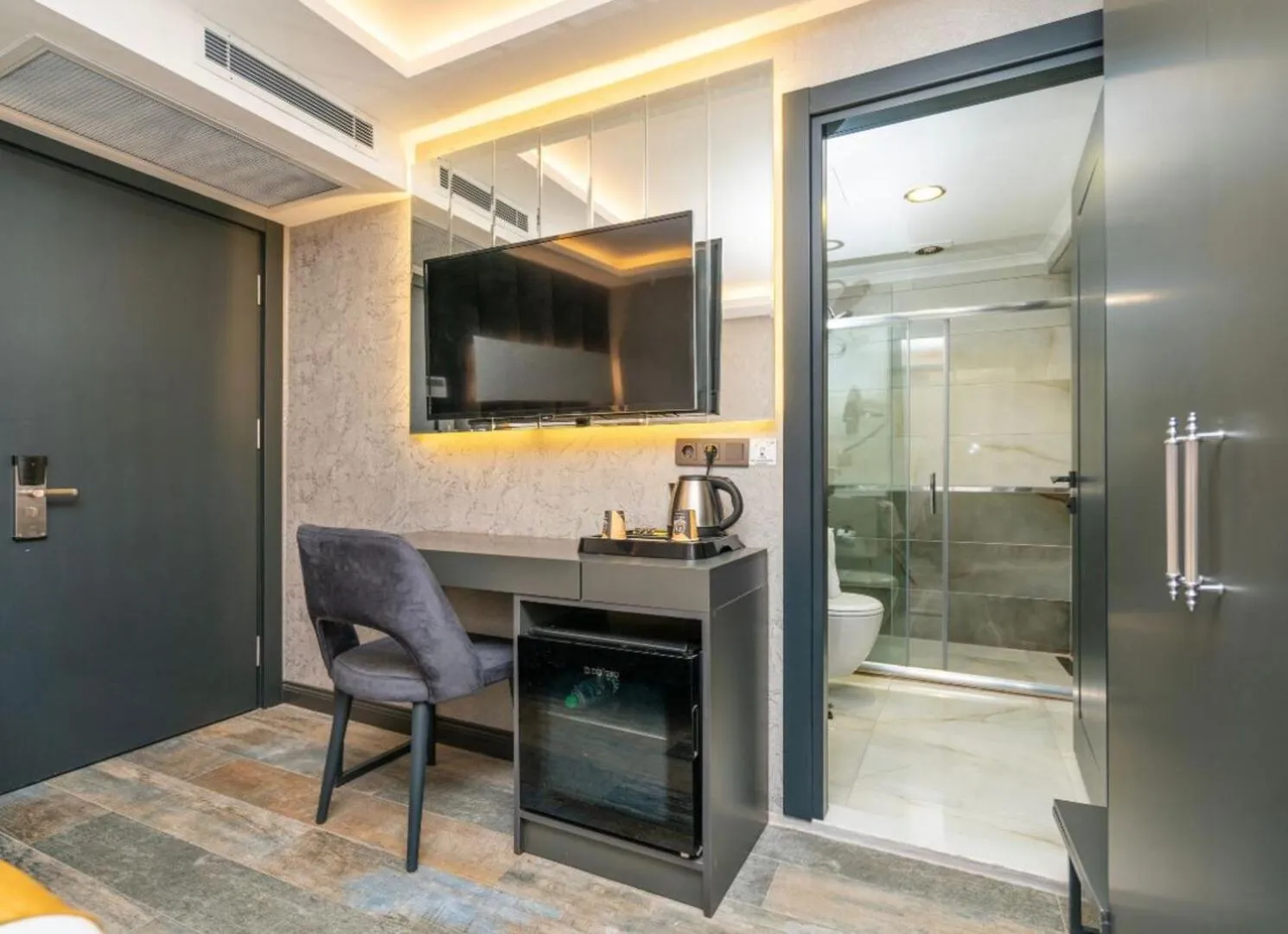 Shower in 216 Silver Suite