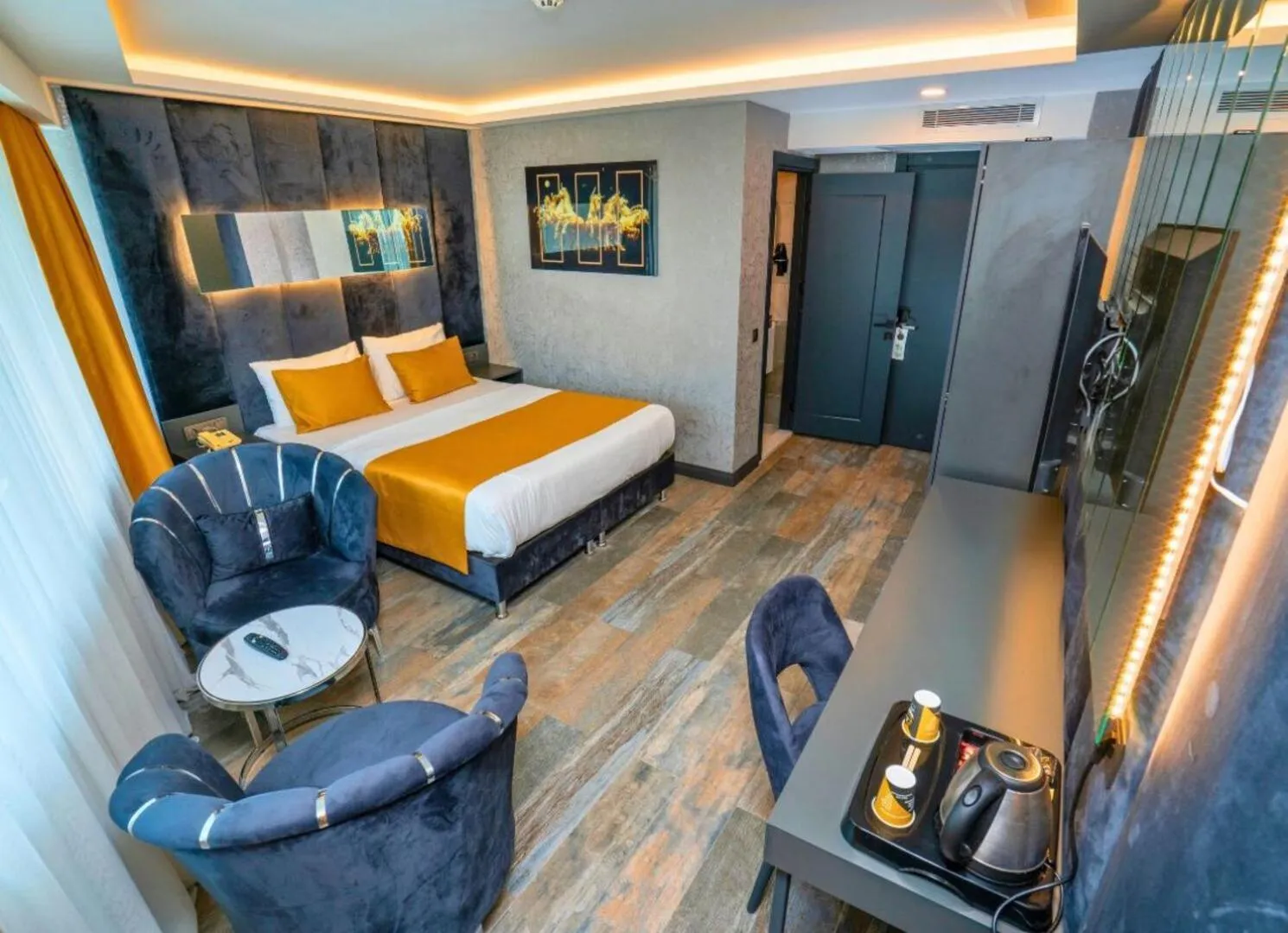 Bed in 216 Silver Suite