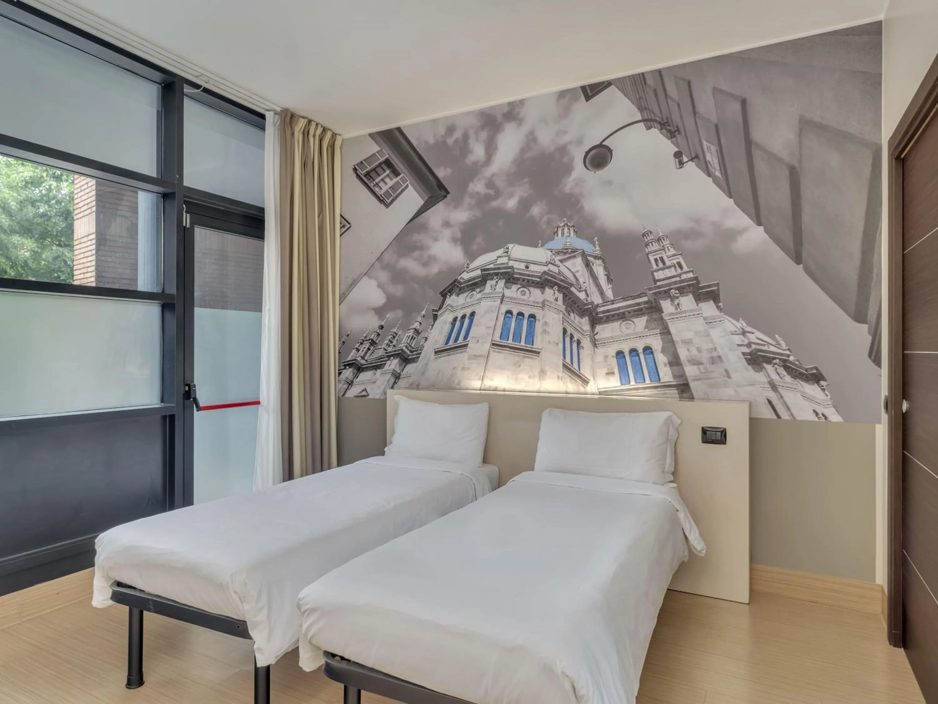 Photo of the whole room, Bed in B&B Hotel Como Camerlata