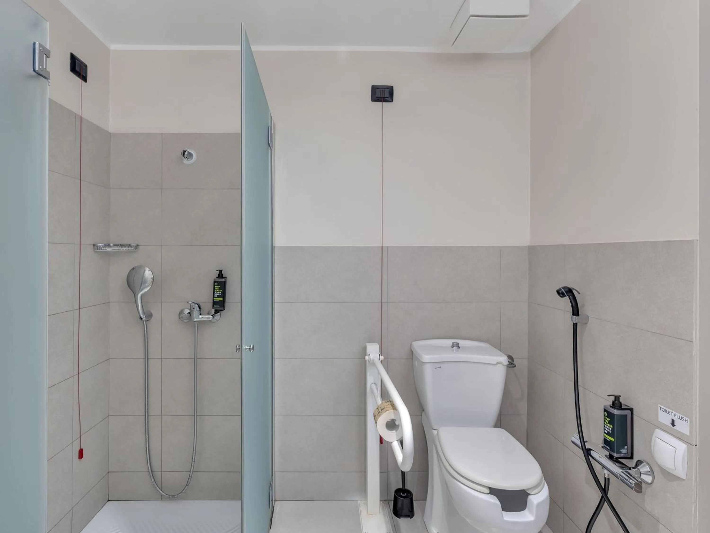 Bathroom in B&B Hotel Como Camerlata