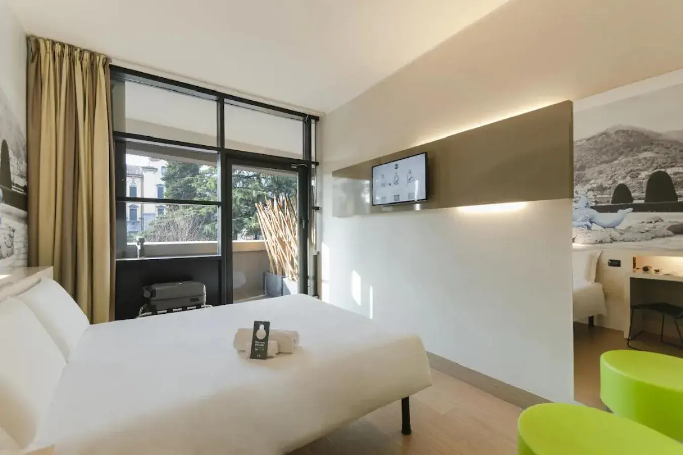 Superior Double Room in B&B Hotel Como Camerlata Superior Double Room in B&B Hotel Como Camerlata