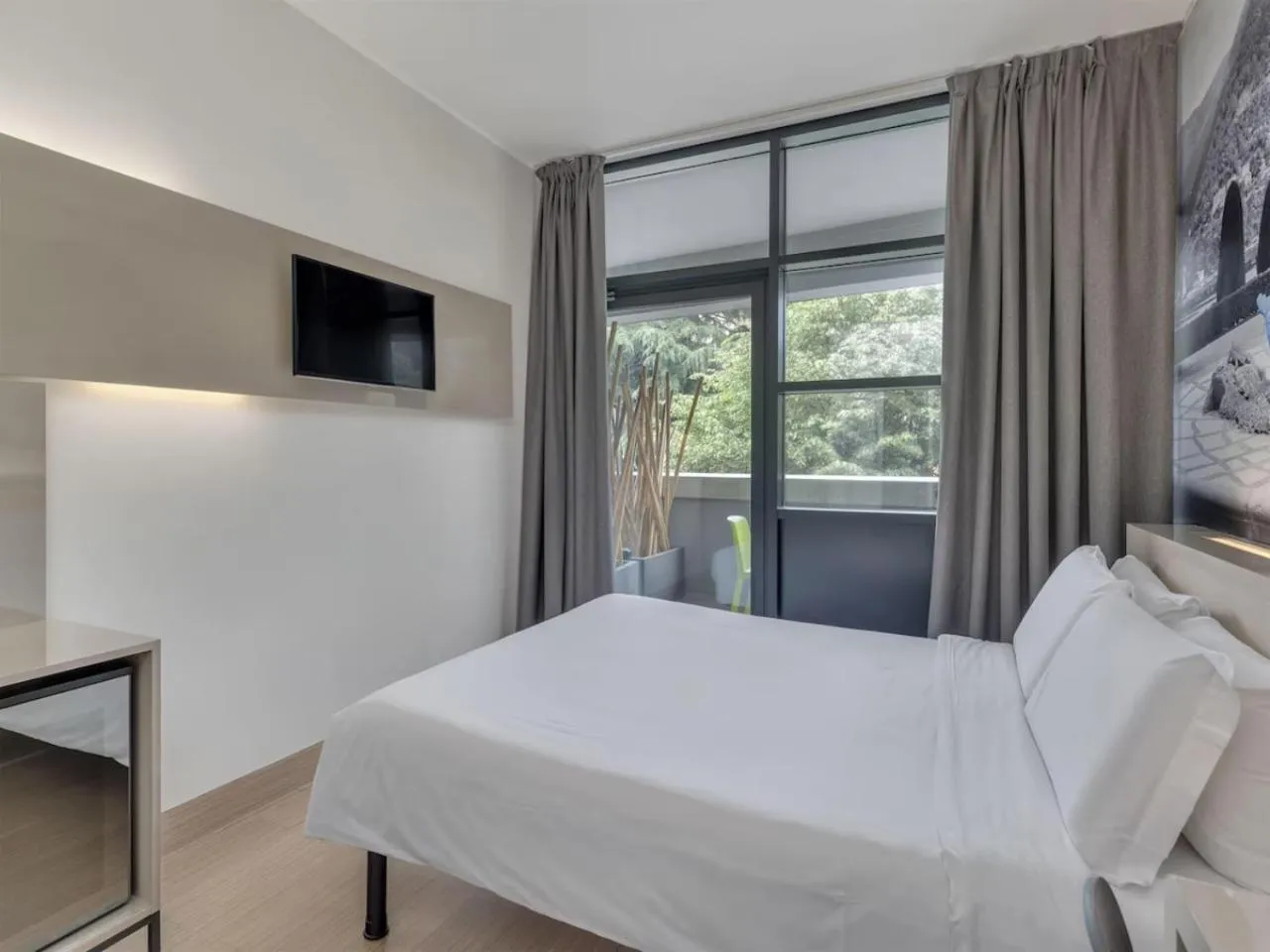 Bedroom, Bed in B&B Hotel Como Camerlata