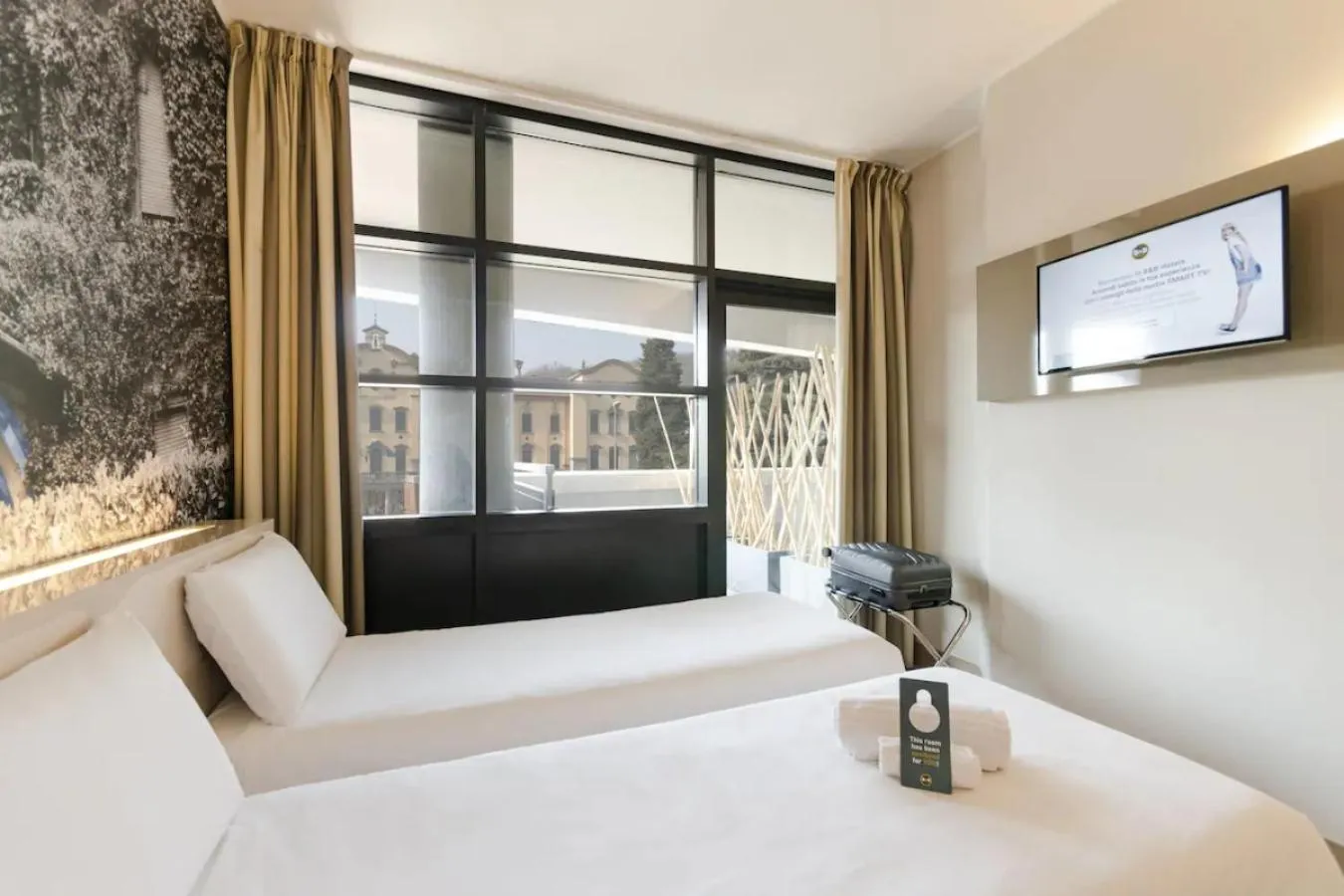 Bedroom, Bed in B&B Hotel Como Camerlata