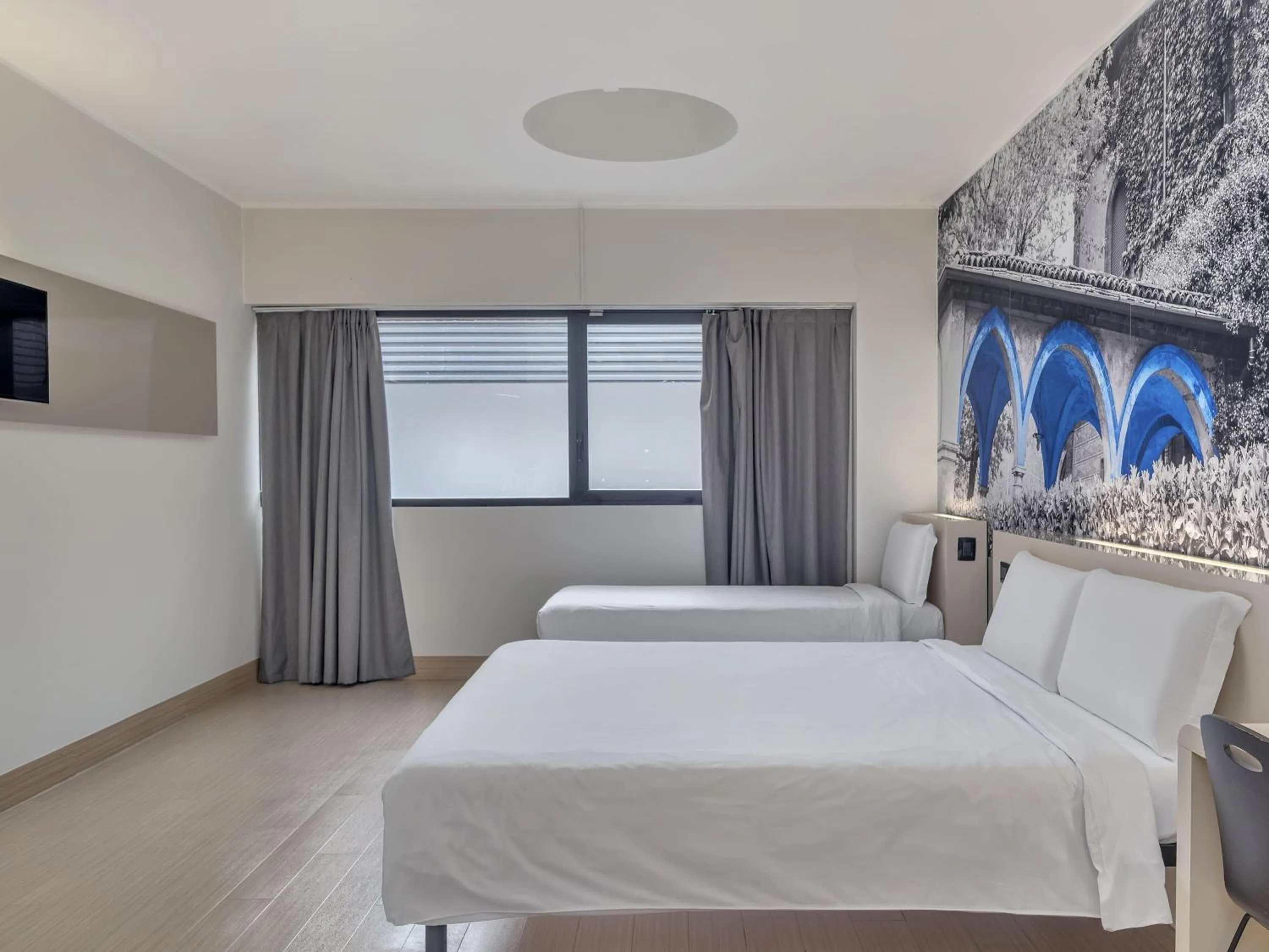 Photo of the whole room, Bed in B&B Hotel Como Camerlata