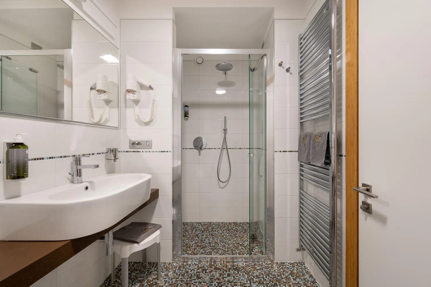 Shower in Laguna Park Hotel 4Superior