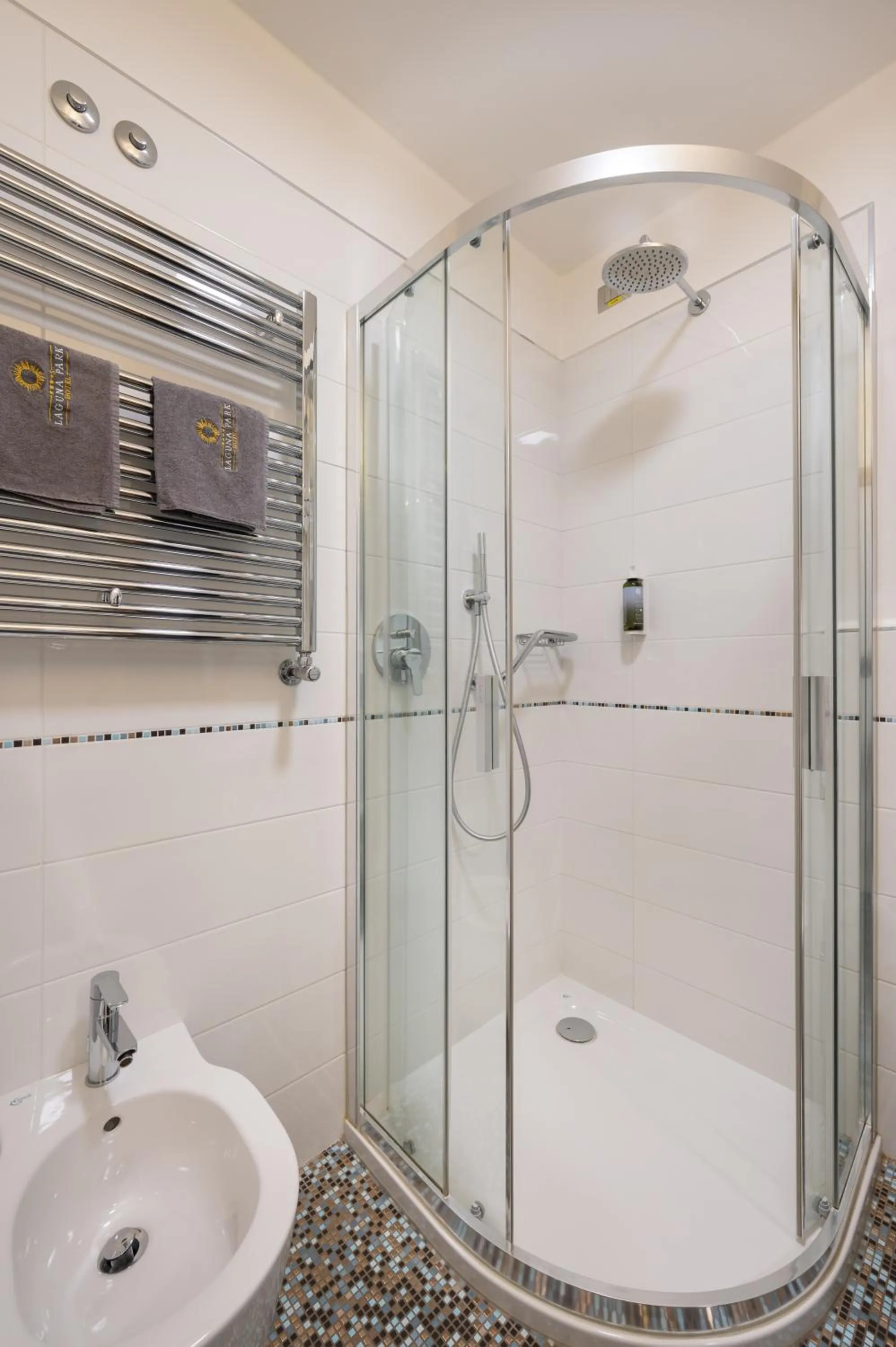 Shower in Laguna Park Hotel 4Superior