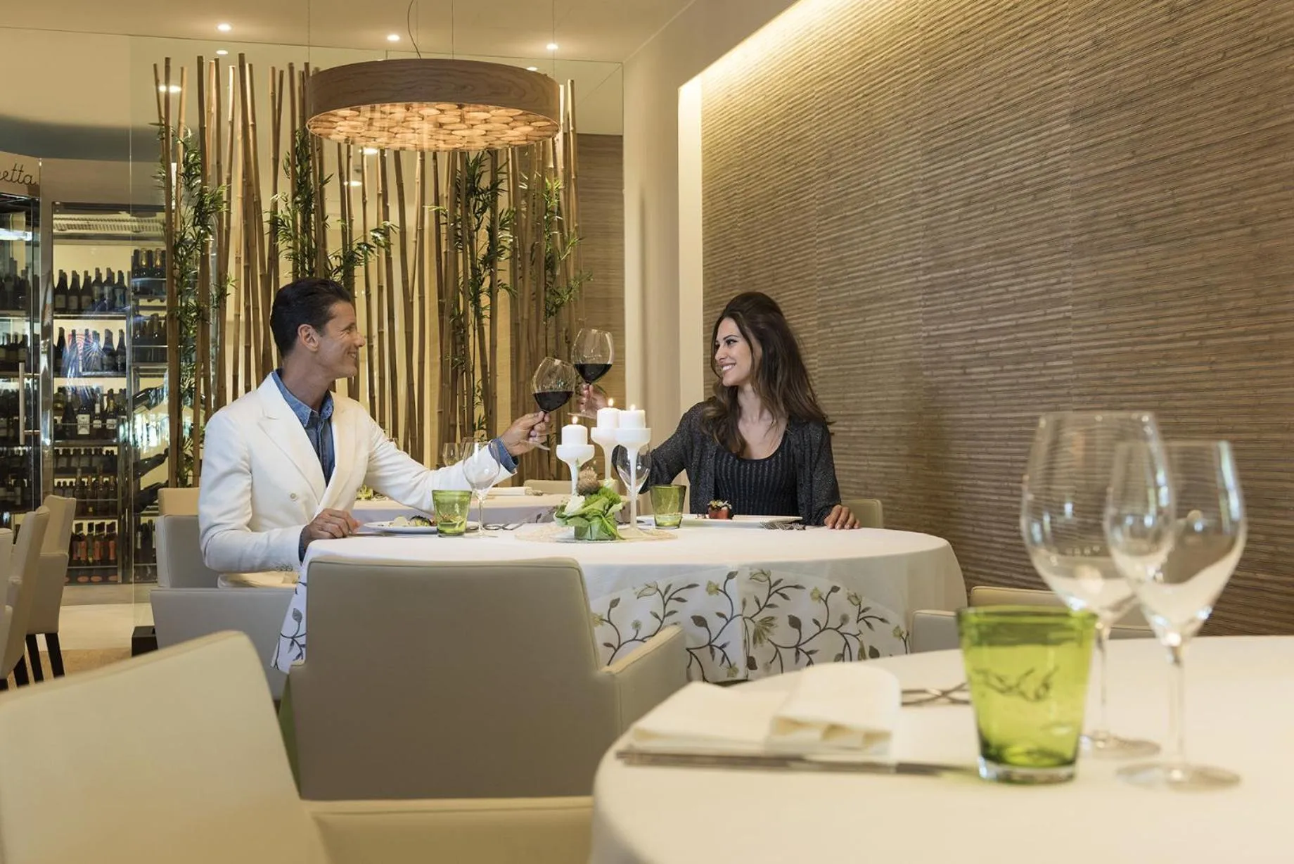 Restaurant/places to eat in Laguna Park Hotel 4Superior