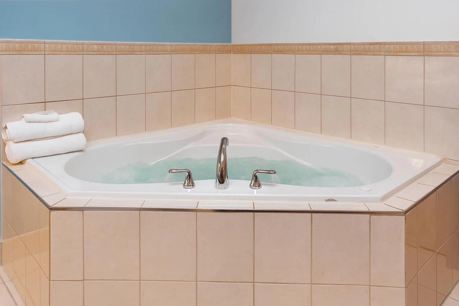 Signature Stay Inn & Suites - Downtown Hamilton