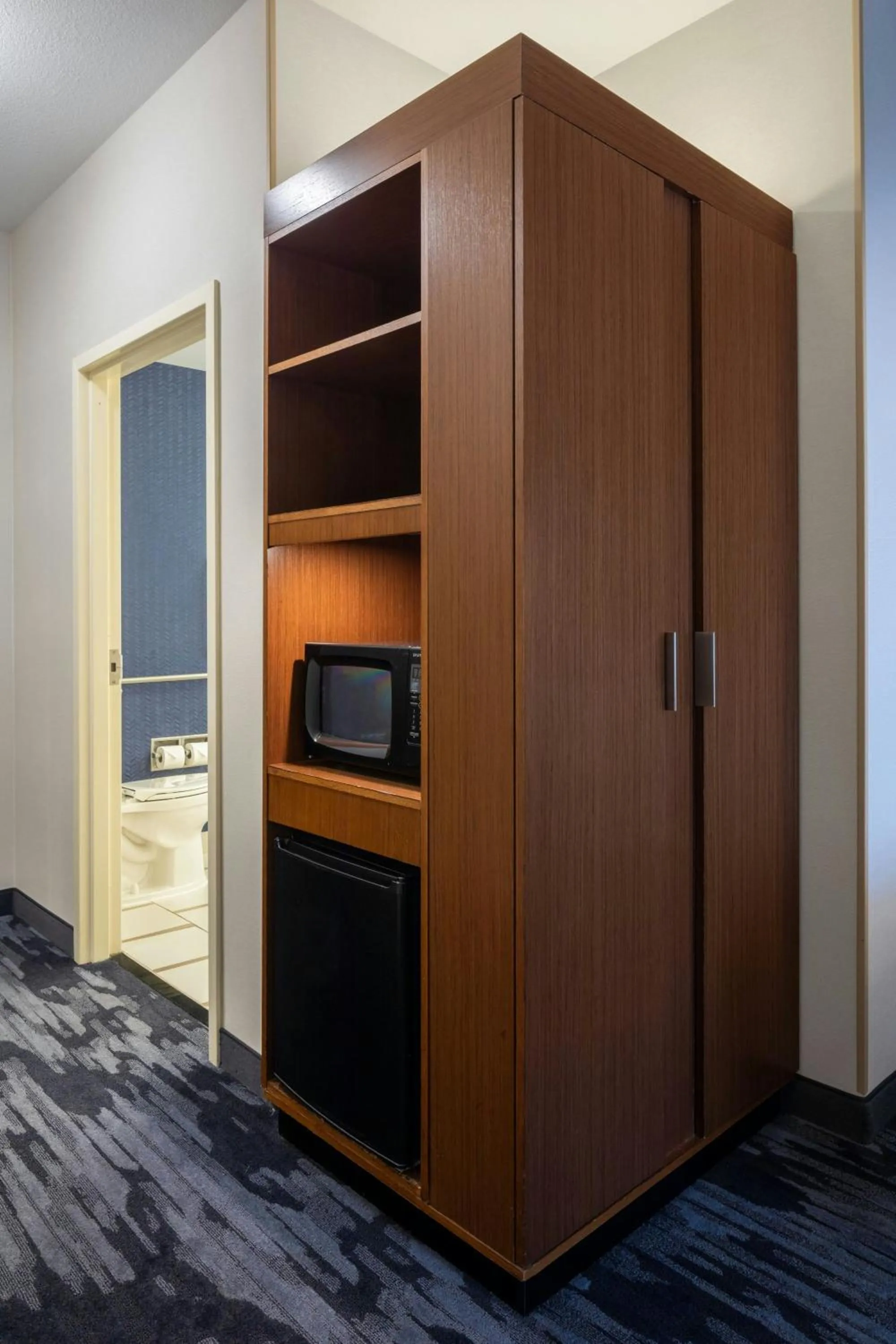 Photo of the whole room, Bed in Fairfield Inn & Suites by Marriott Columbus Dublin