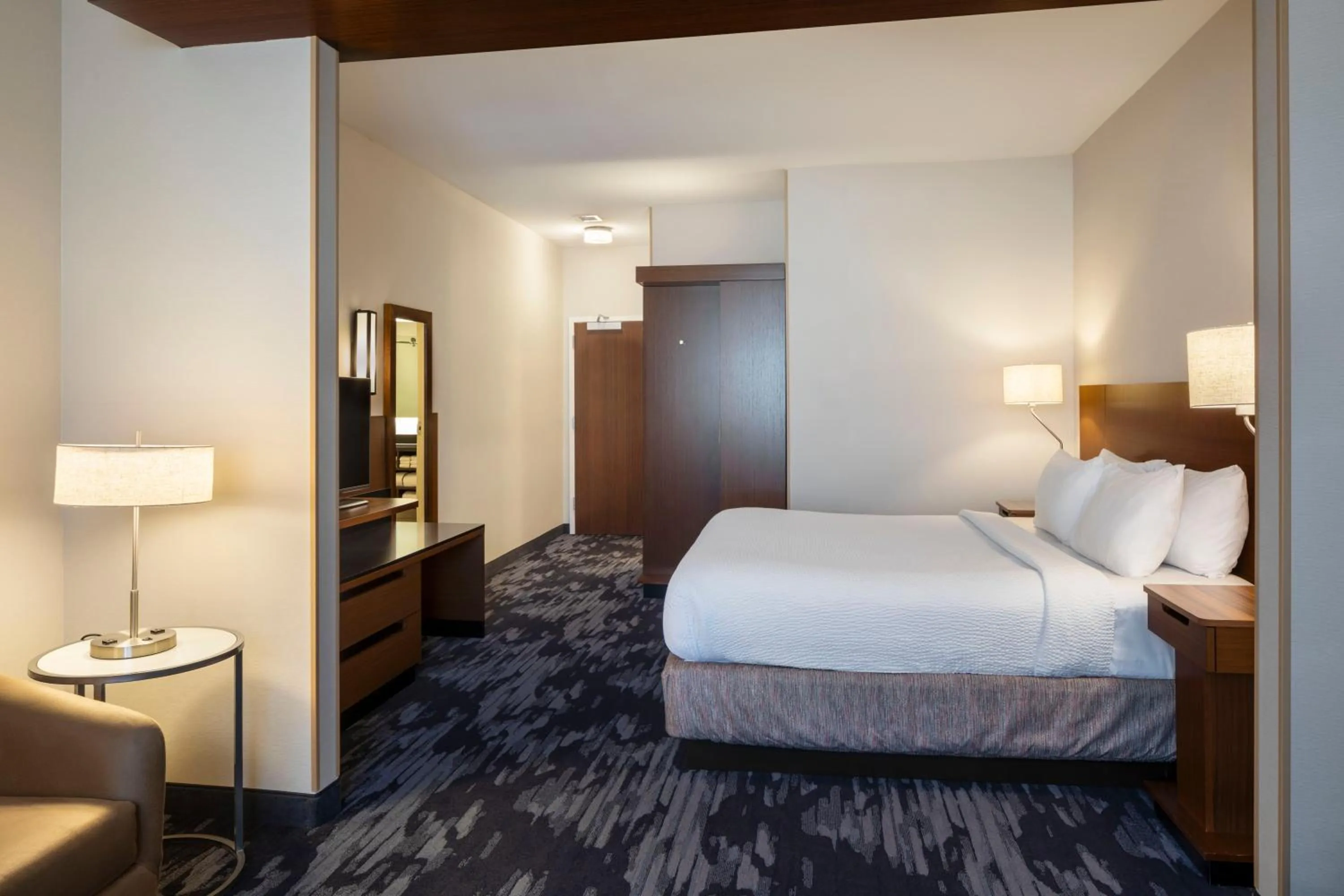 Bed in Fairfield Inn & Suites by Marriott Columbus Dublin