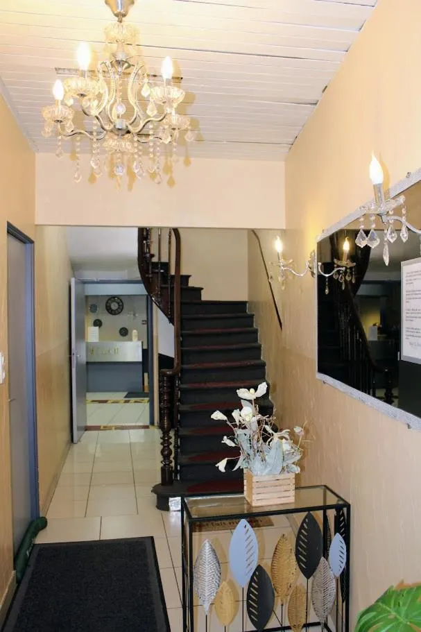 Facade/entrance in Hôtel Le Milan