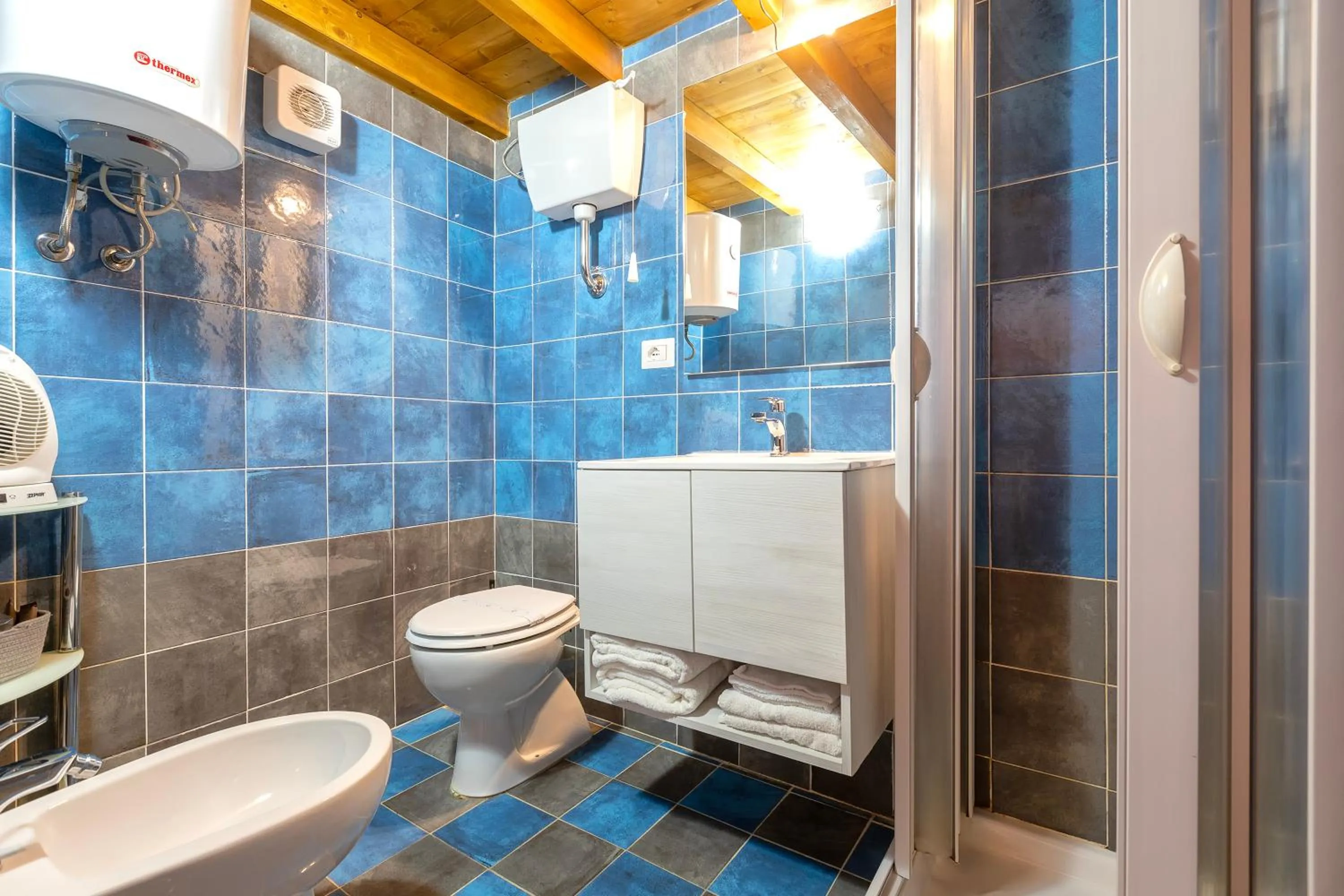 Bathroom in Alguer Guest House