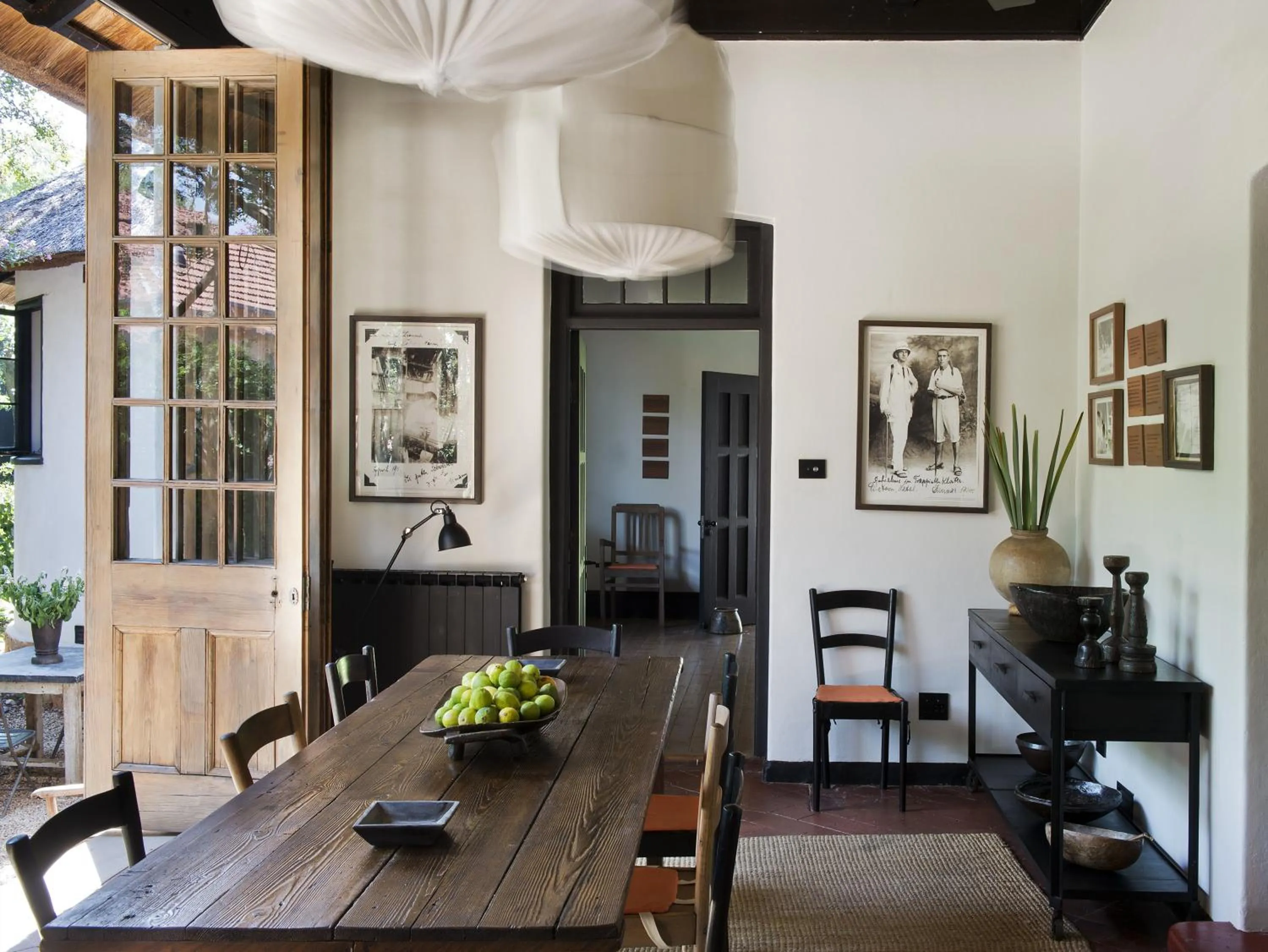 Restaurant/places to eat in Satyagraha House