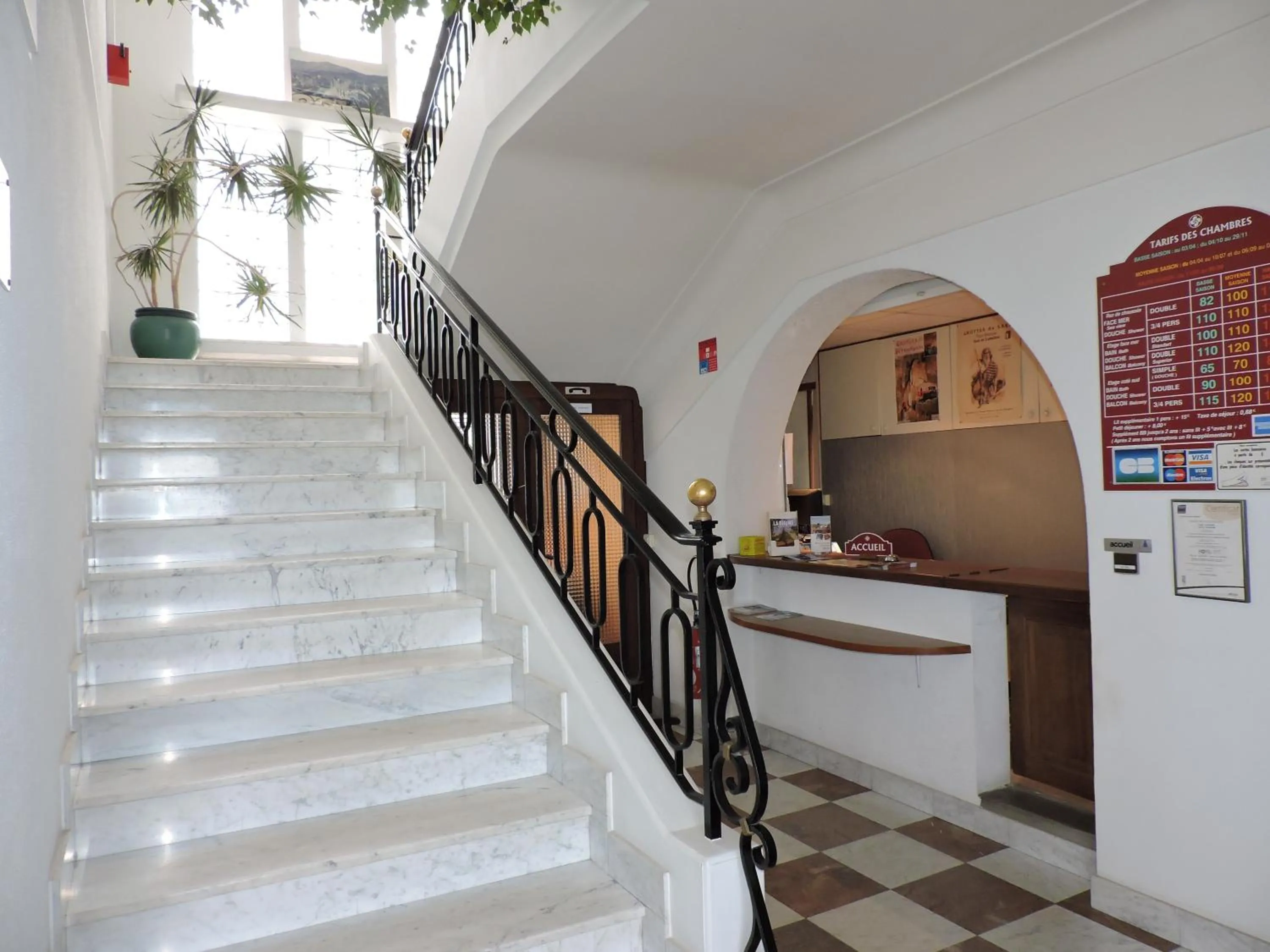 Lobby or reception in Hotel Uhainak