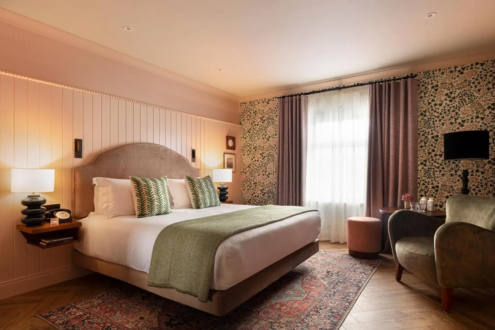 Restaurant/places to eat, Bed in The Ashe Hotel