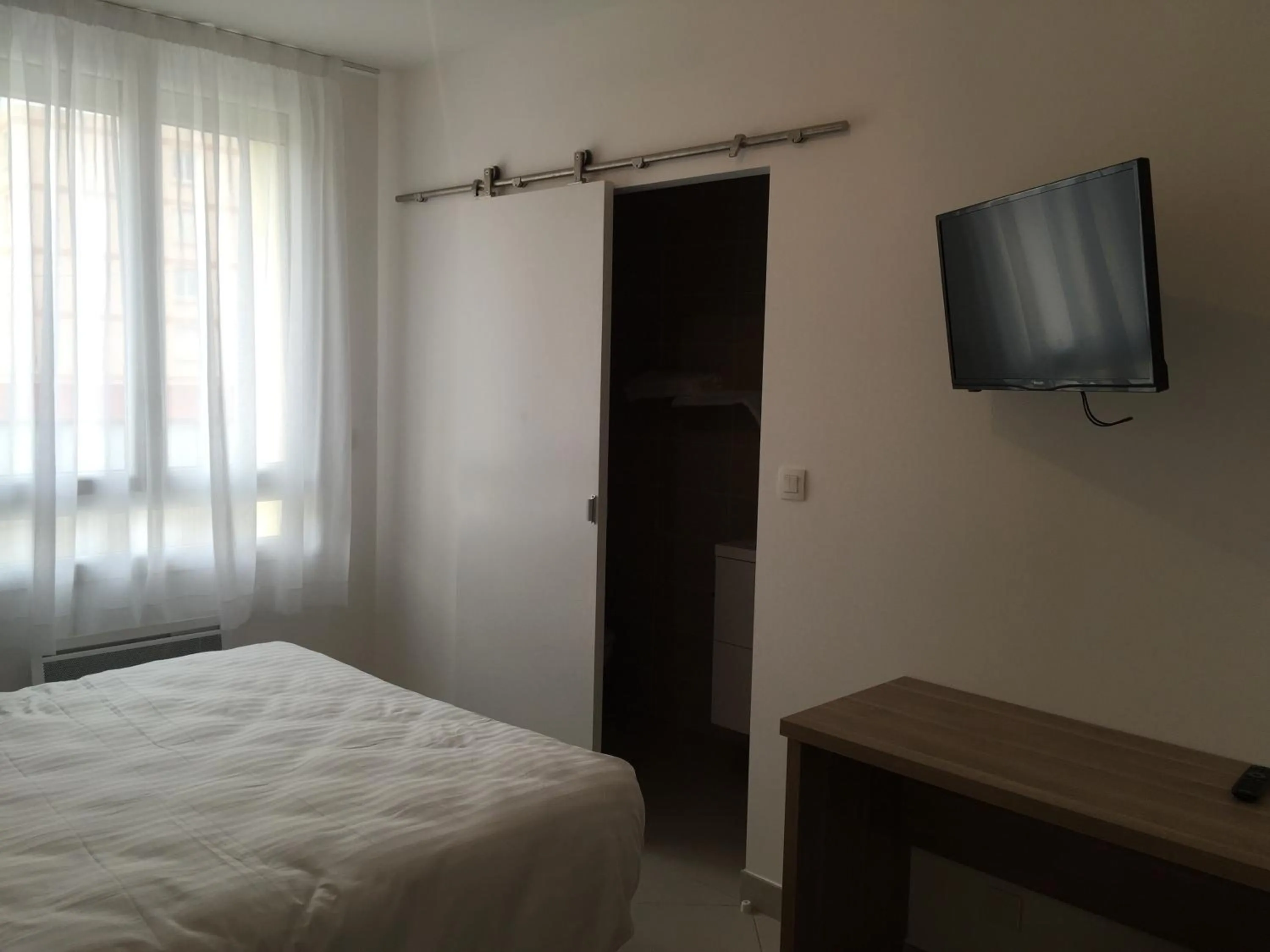 Decorative detail, Bed in Le Logis Dauphinois