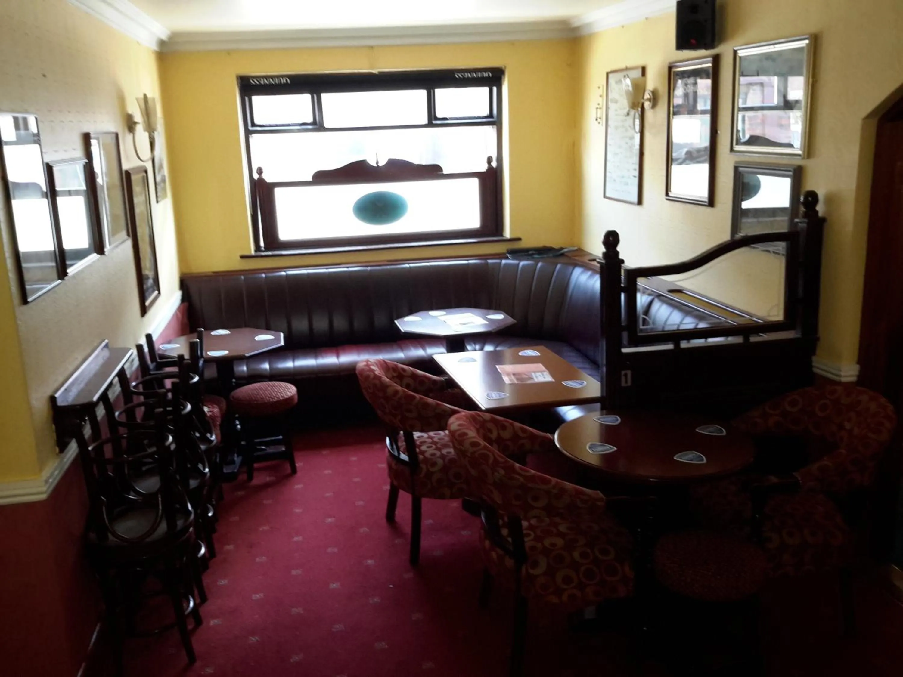 Restaurant/places to eat in Bridge Hotel