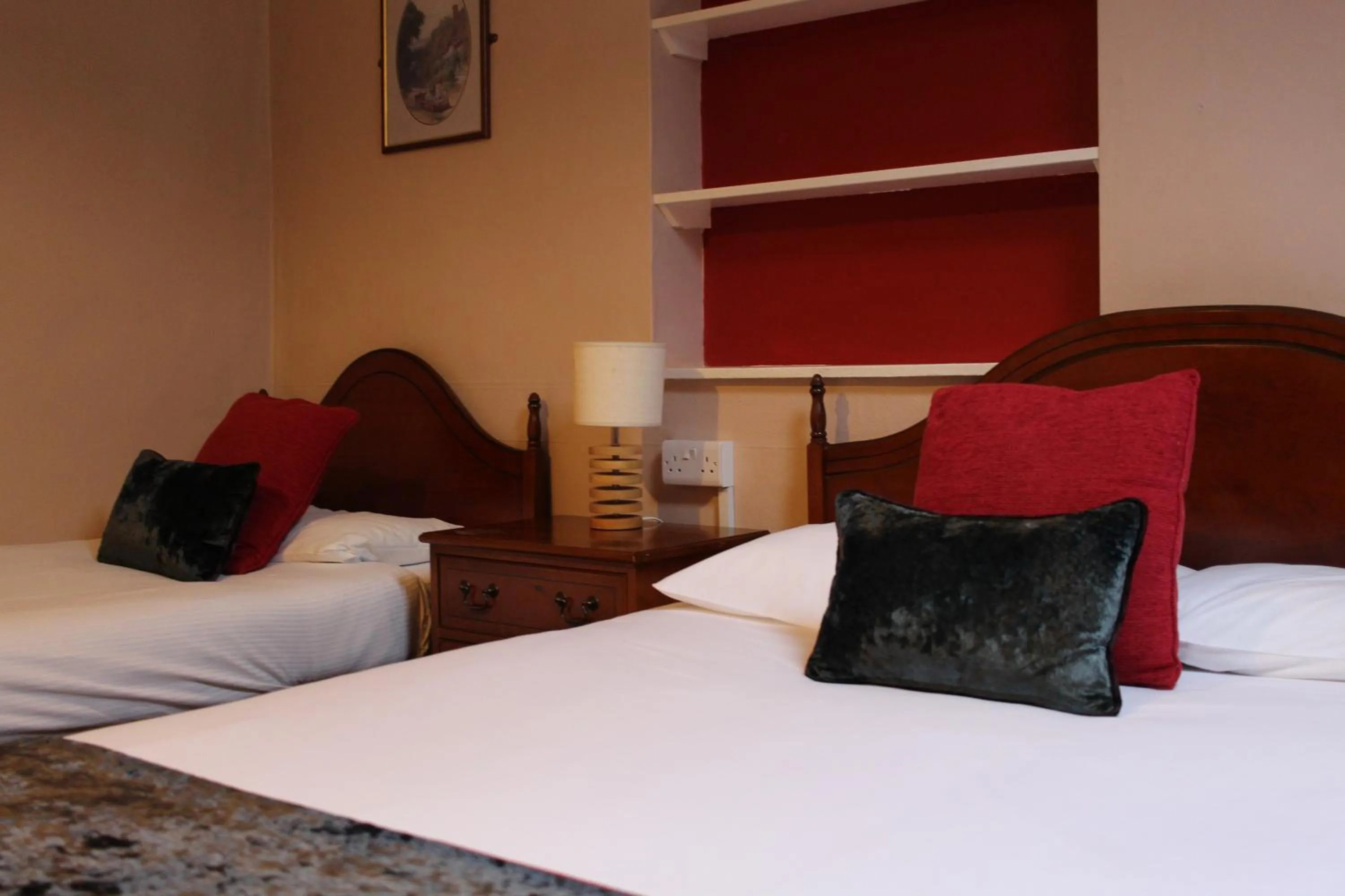 Bedroom, Bed in Bridge Hotel