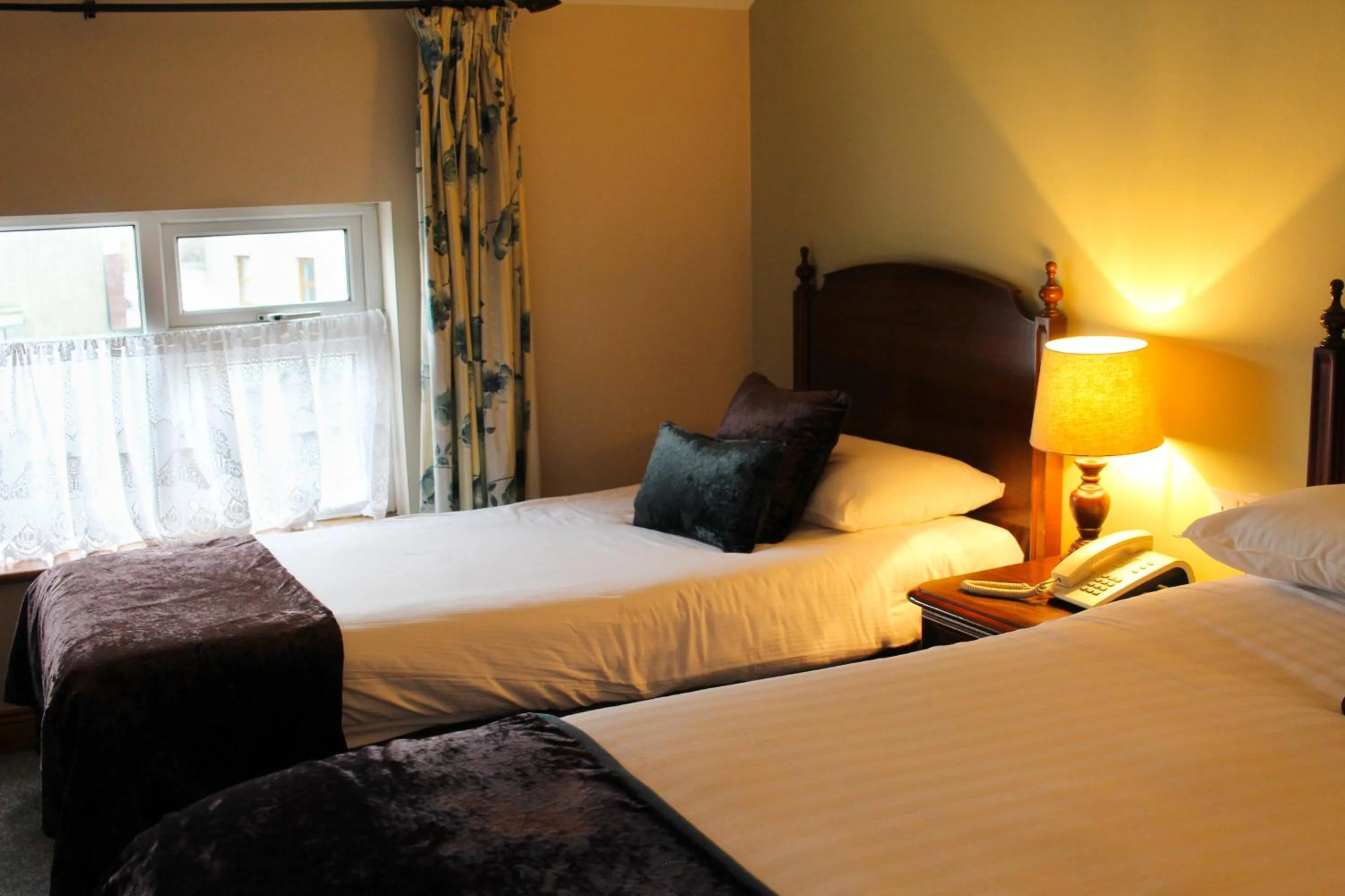 Bedroom, Bed in Bridge Hotel