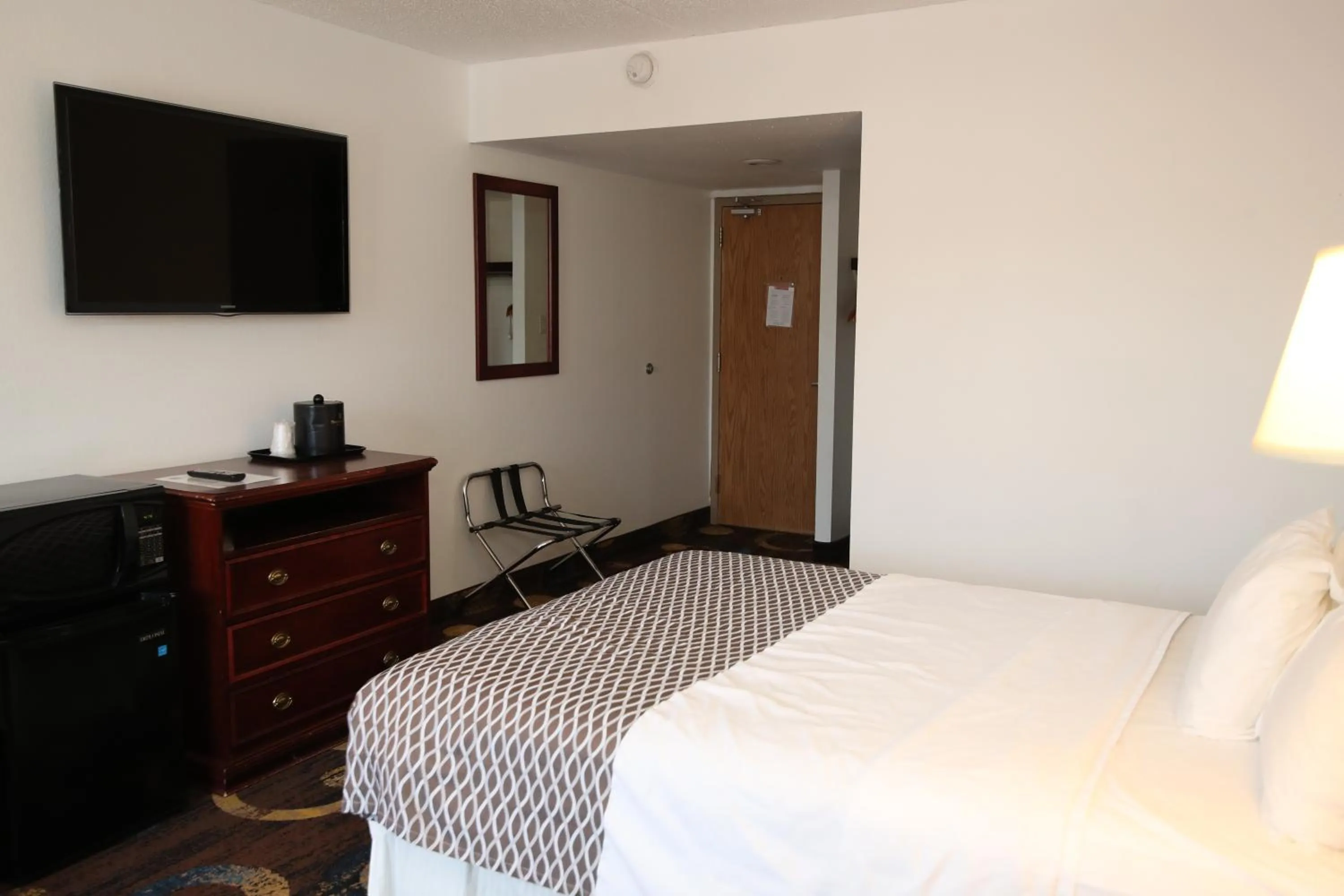 Bed in Stonebridge Hotel