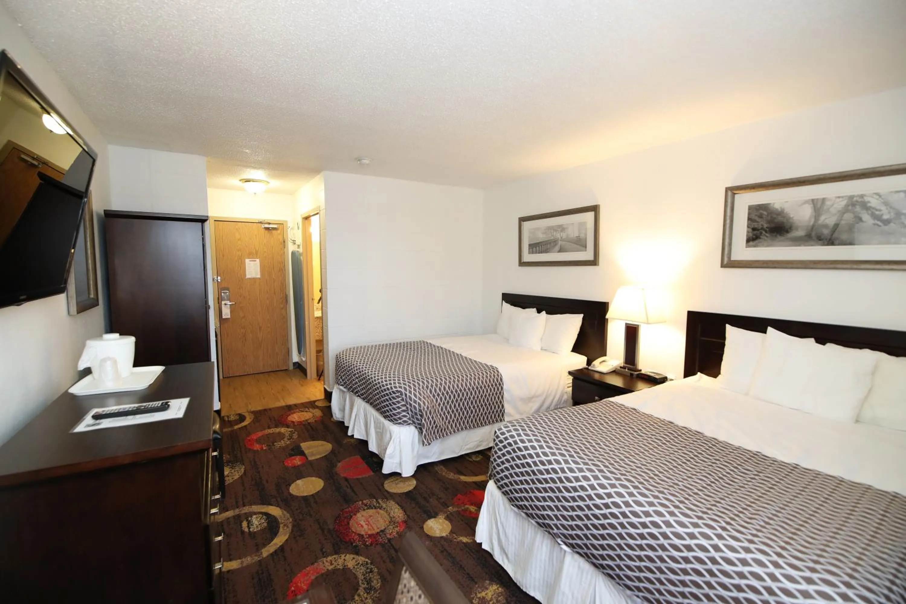 Bed in Stonebridge Hotel