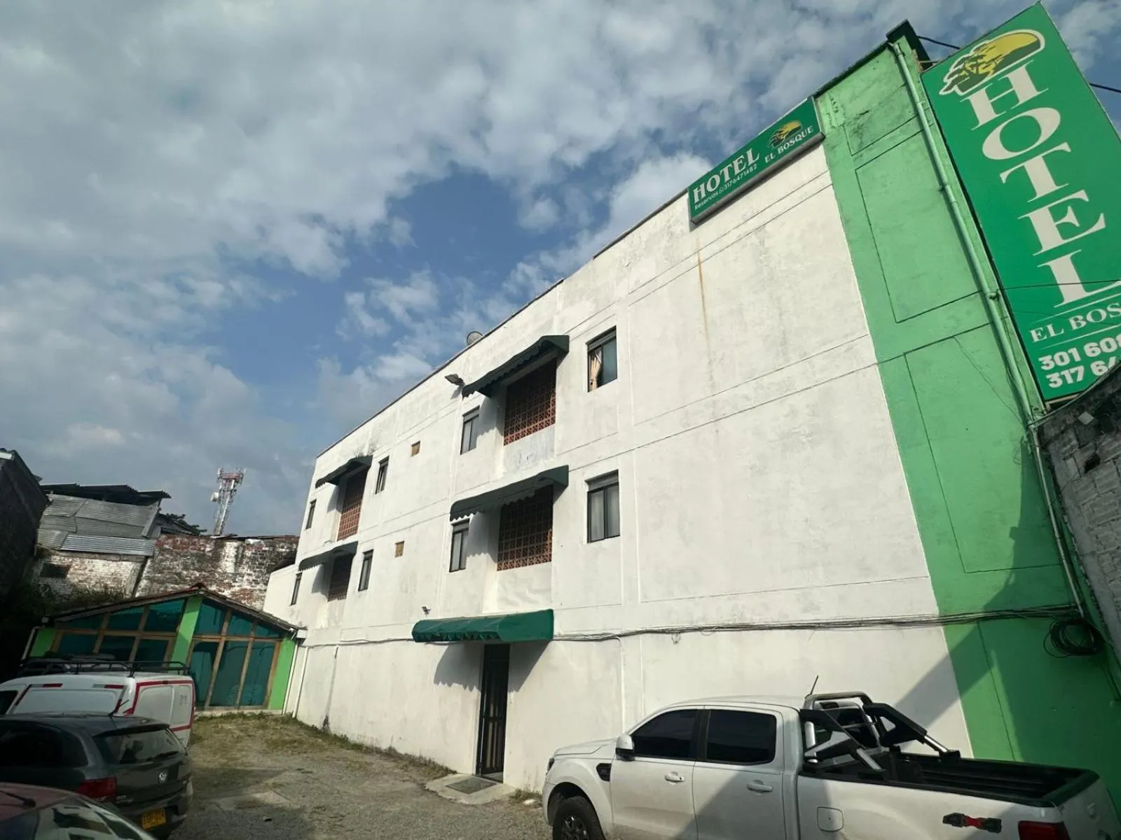 Parking in Hotel El Bosque