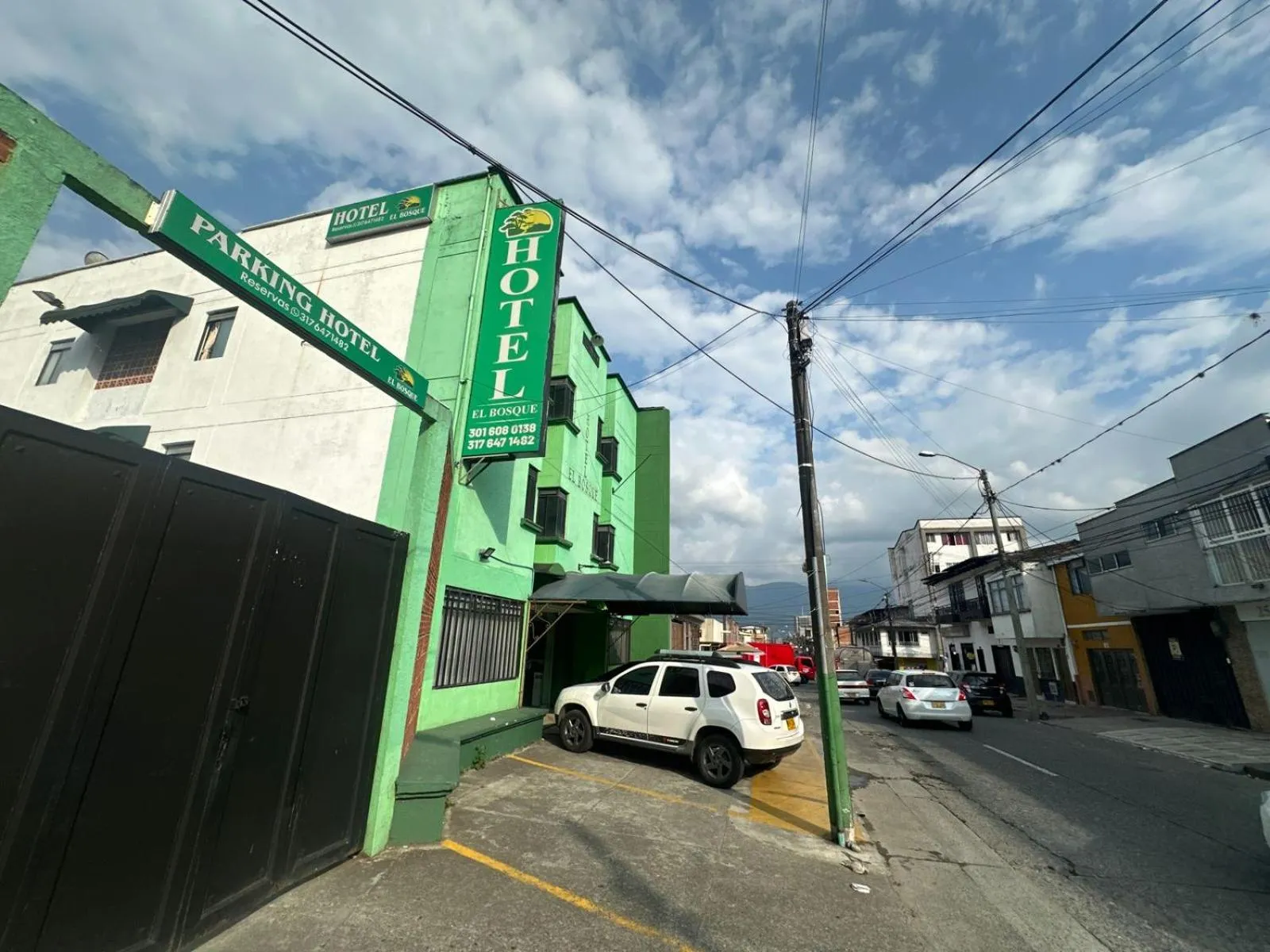Facade/entrance in Hotel El Bosque