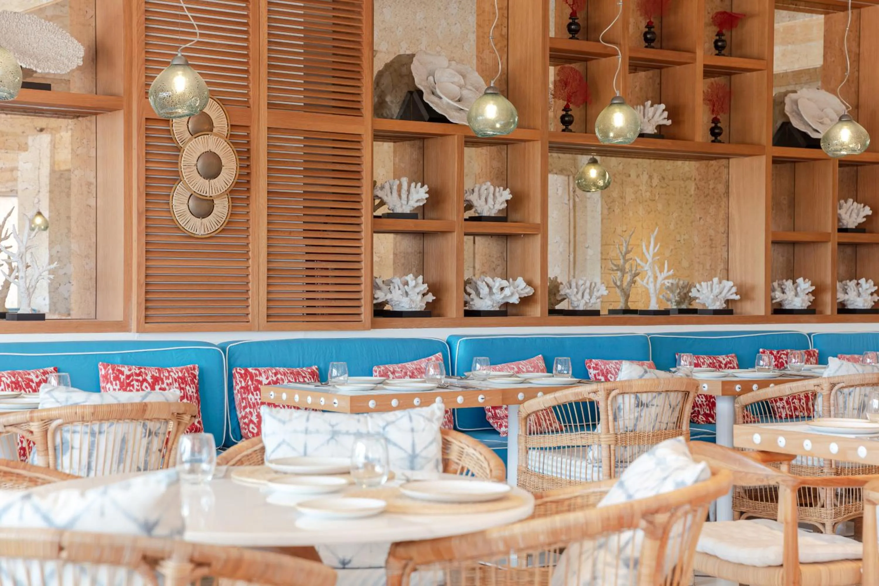 Restaurant/places to eat in Hotel Honucai