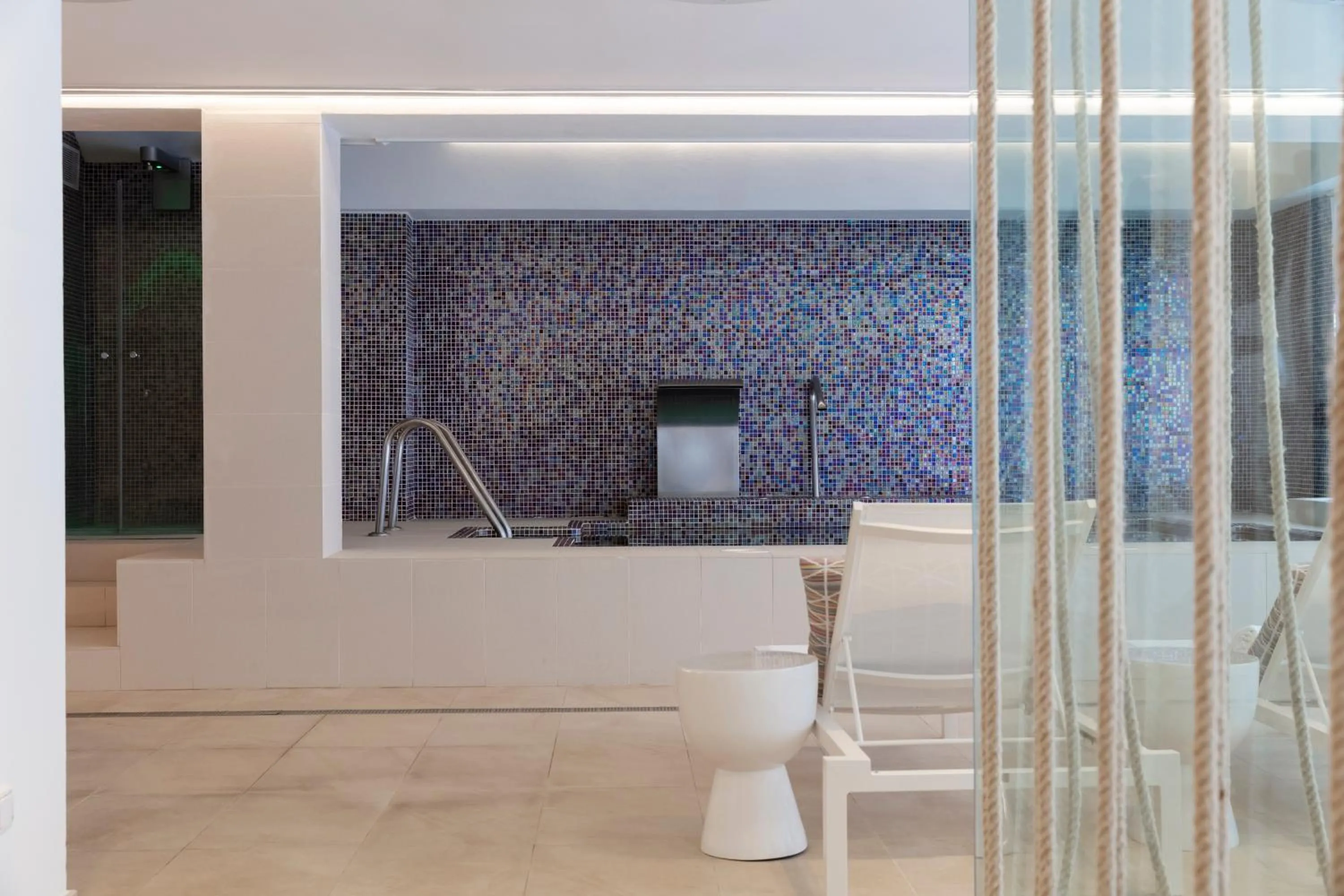 Hot Tub in Hotel Honucai