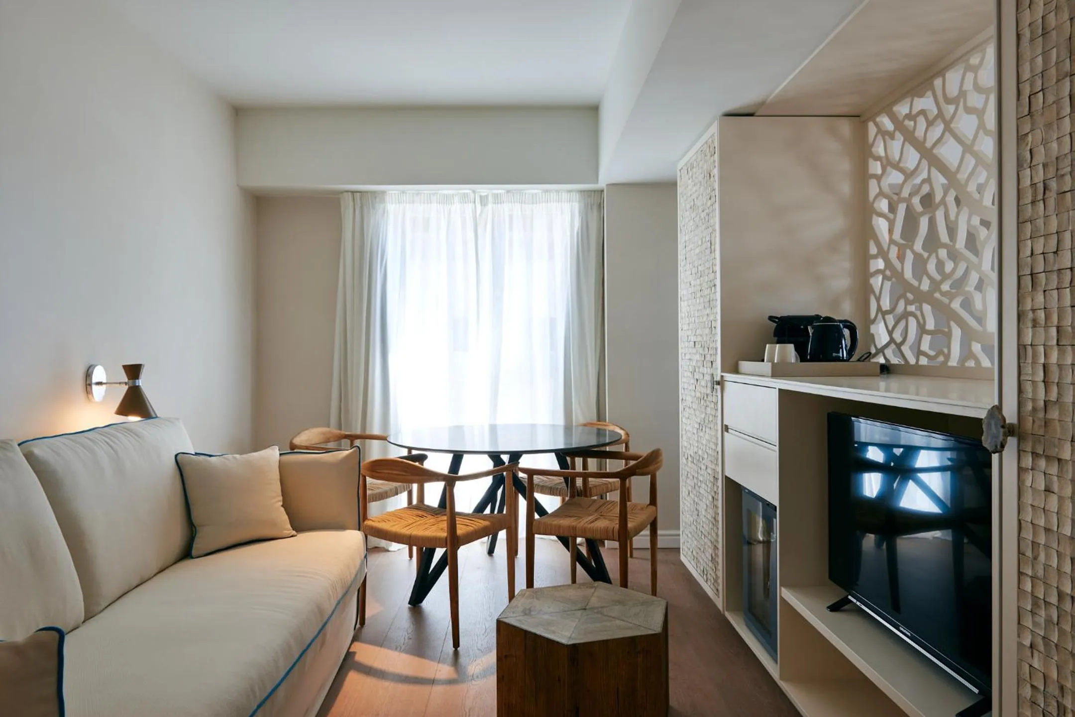 TV and multimedia in Hotel Honucai