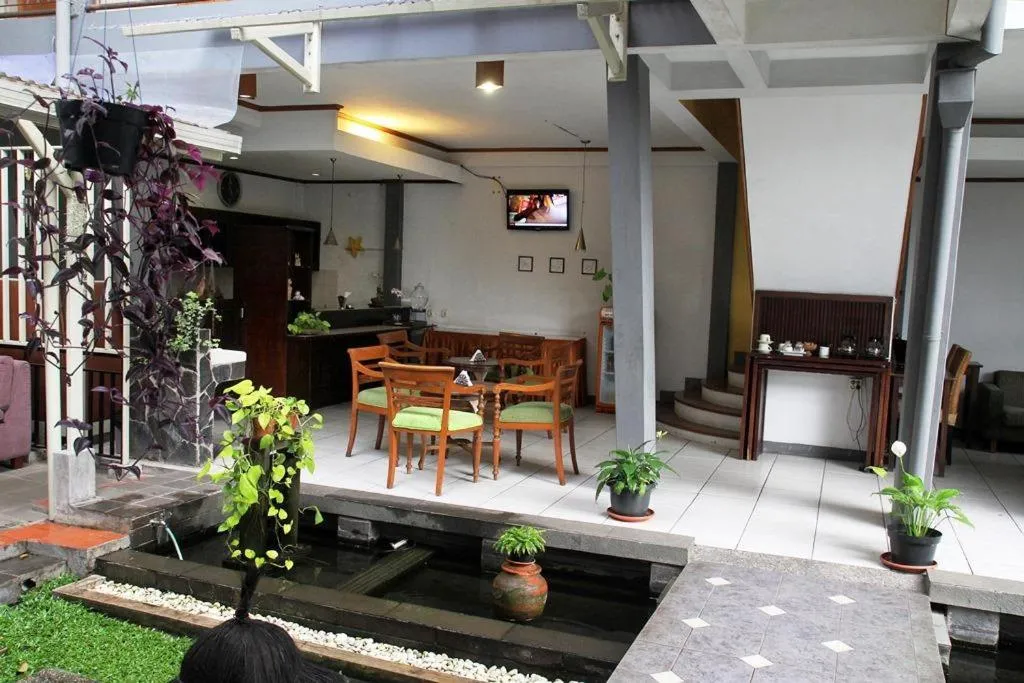 Rumah Asri Bed And Breakfast
